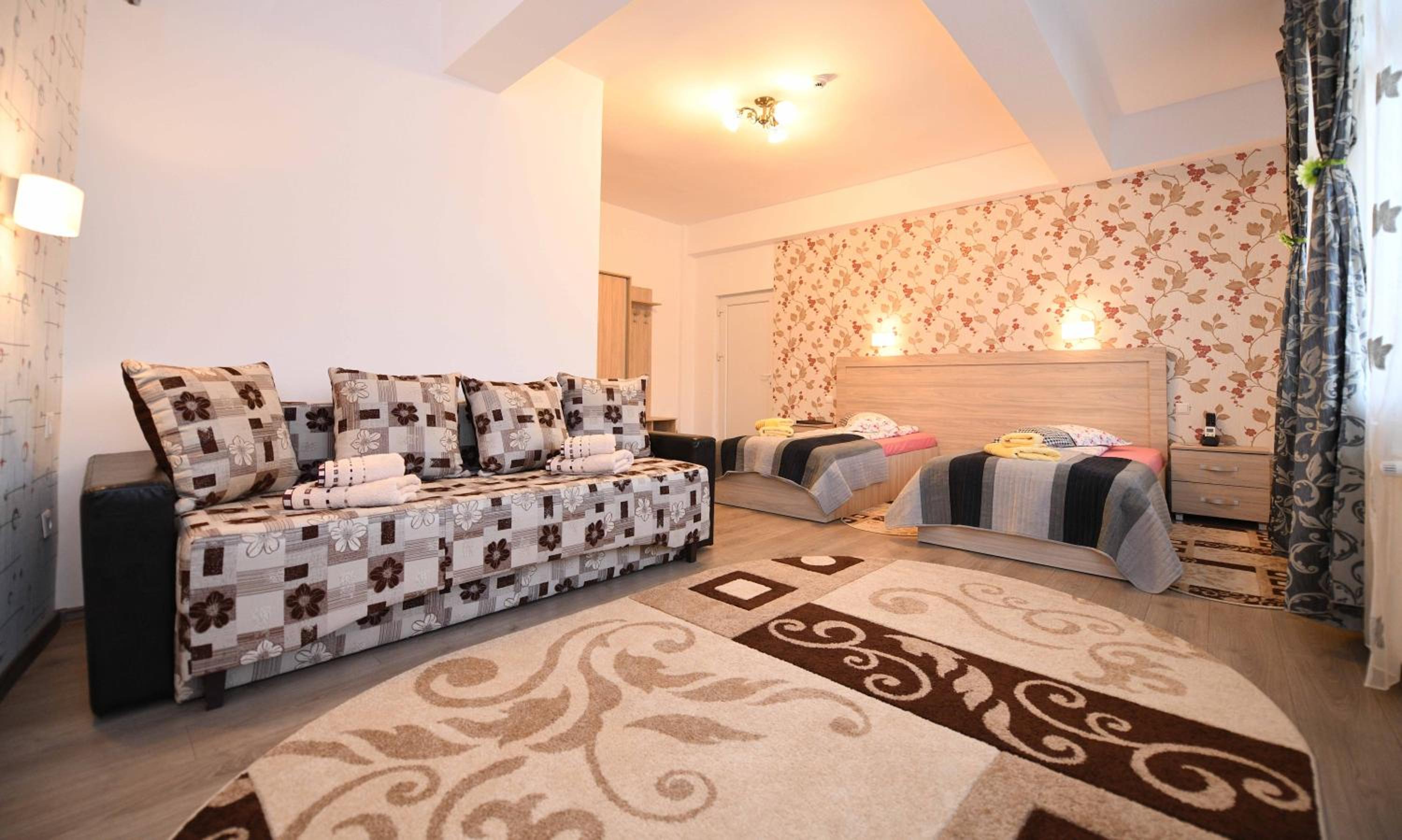 Quadruple Room - Photo 1
