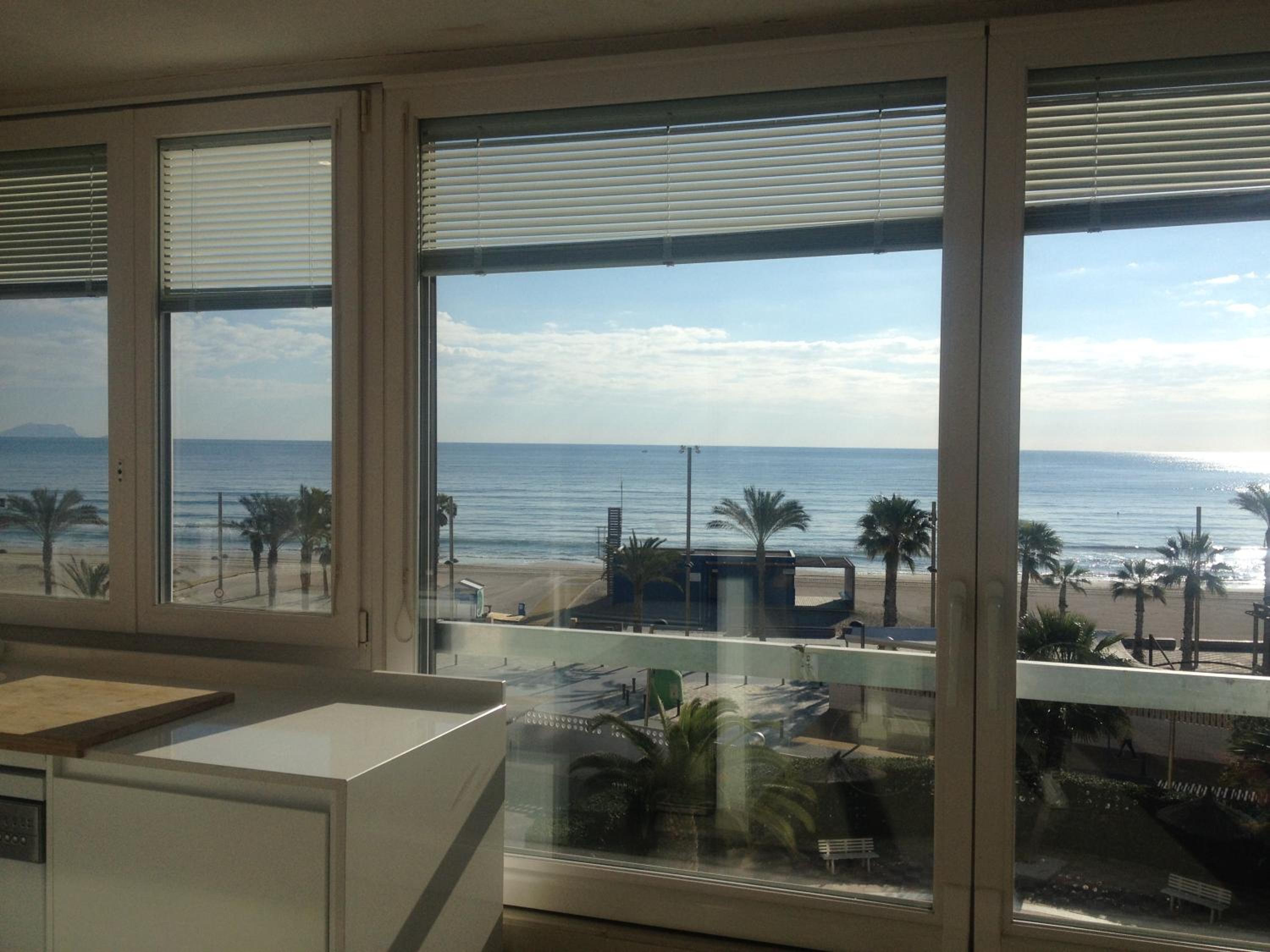 Apartment with Sea View - Photo 6