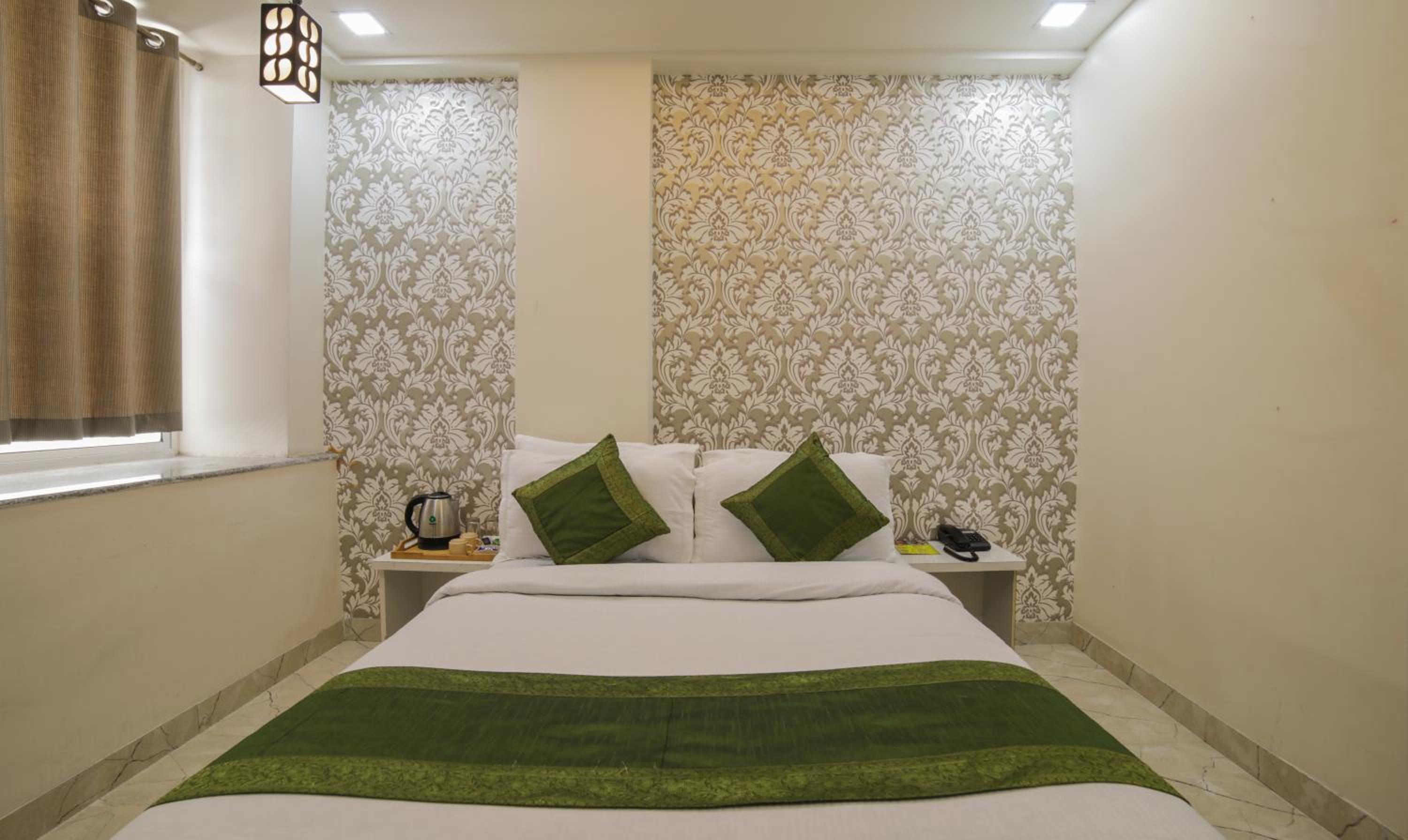 Standard Double Room - Photo 11