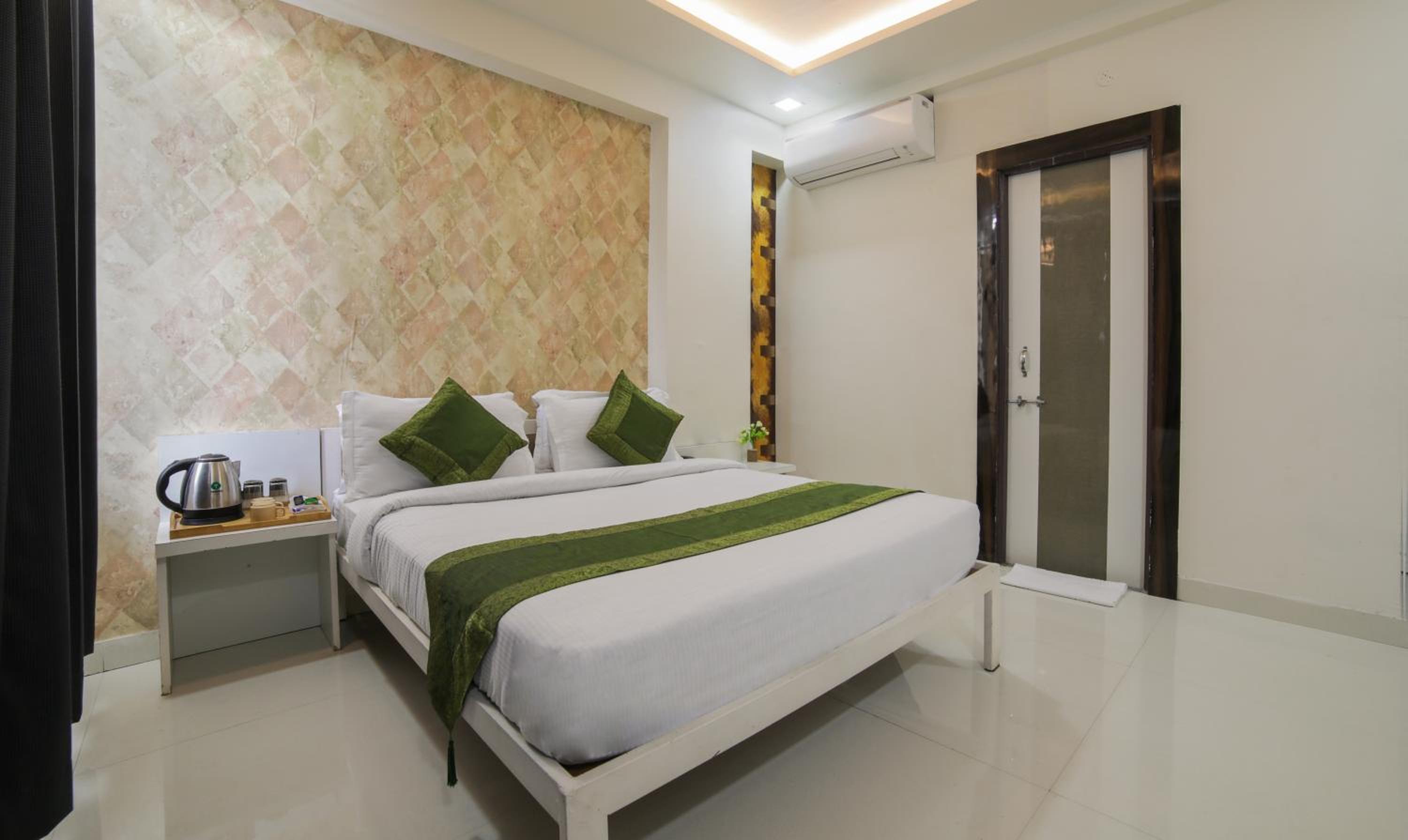 Standard Double Room - Photo 1
