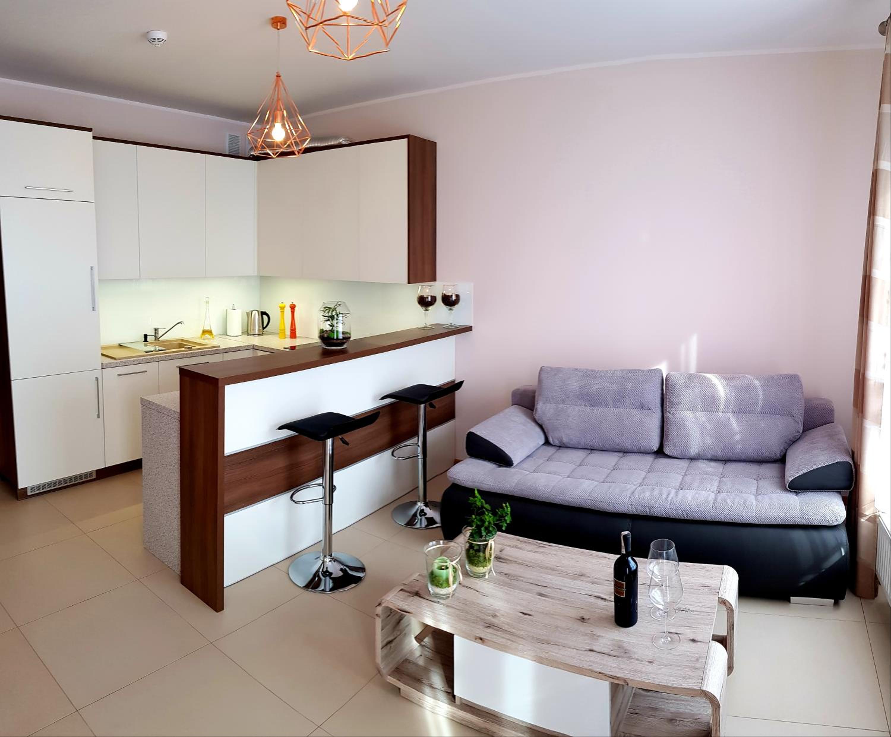 One-Bedroom Apartment with Balcony and City View - Photo 21