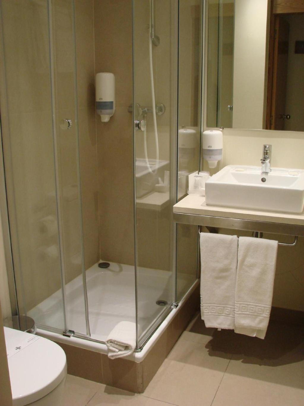 Small Double Room - Photo 9