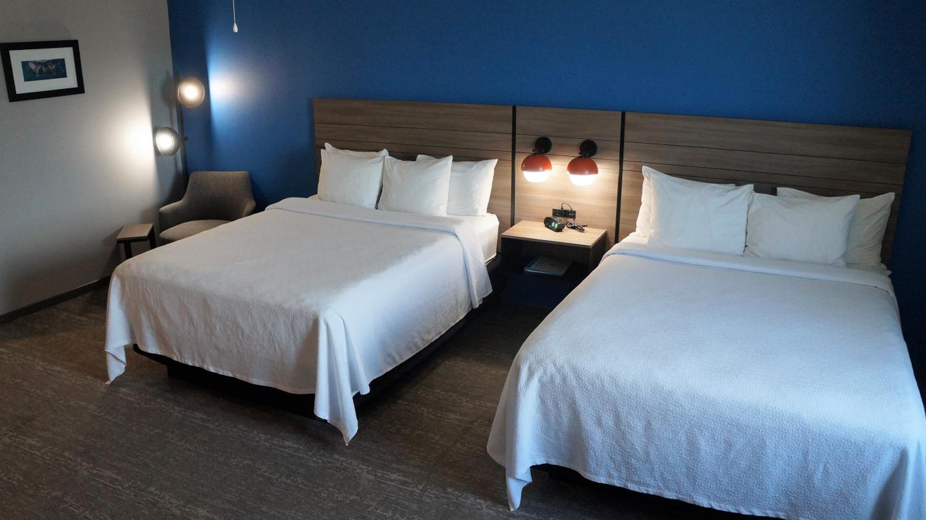 Deluxe Queen Room