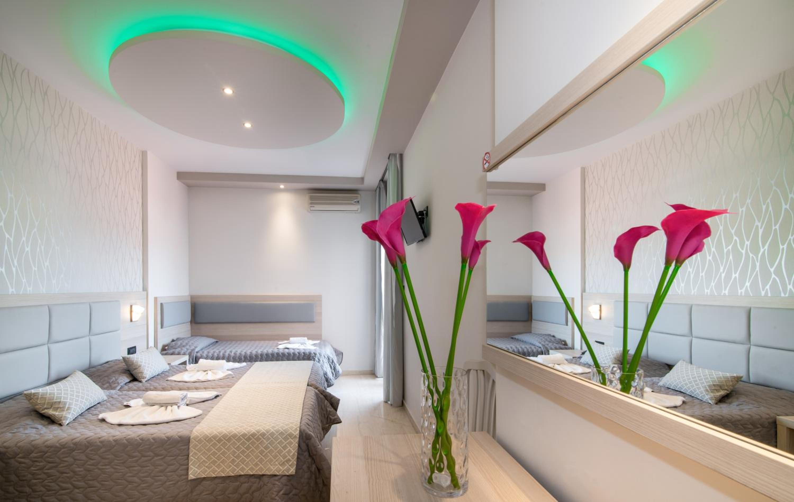 Superior Triple Room with Balcony - Photo 5