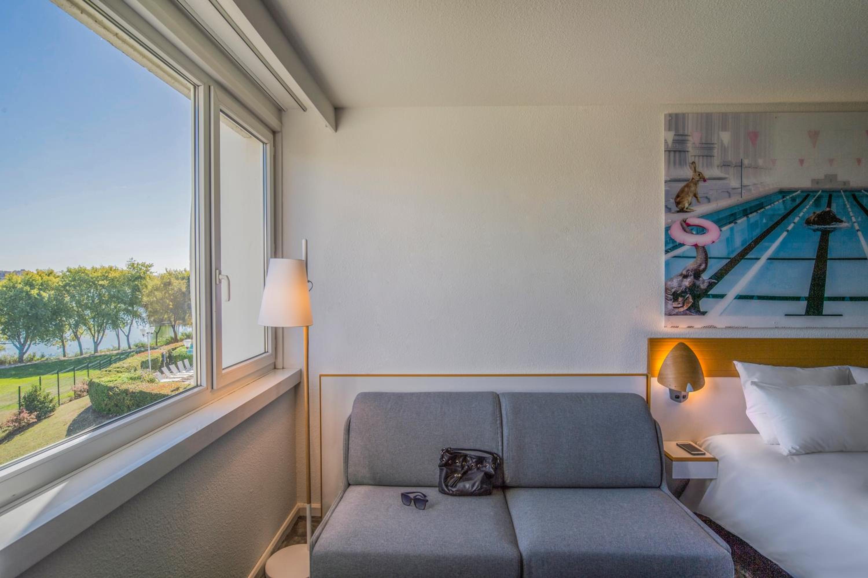 Executive Double Room with Sofa Bed and Lake View  - Photo 6