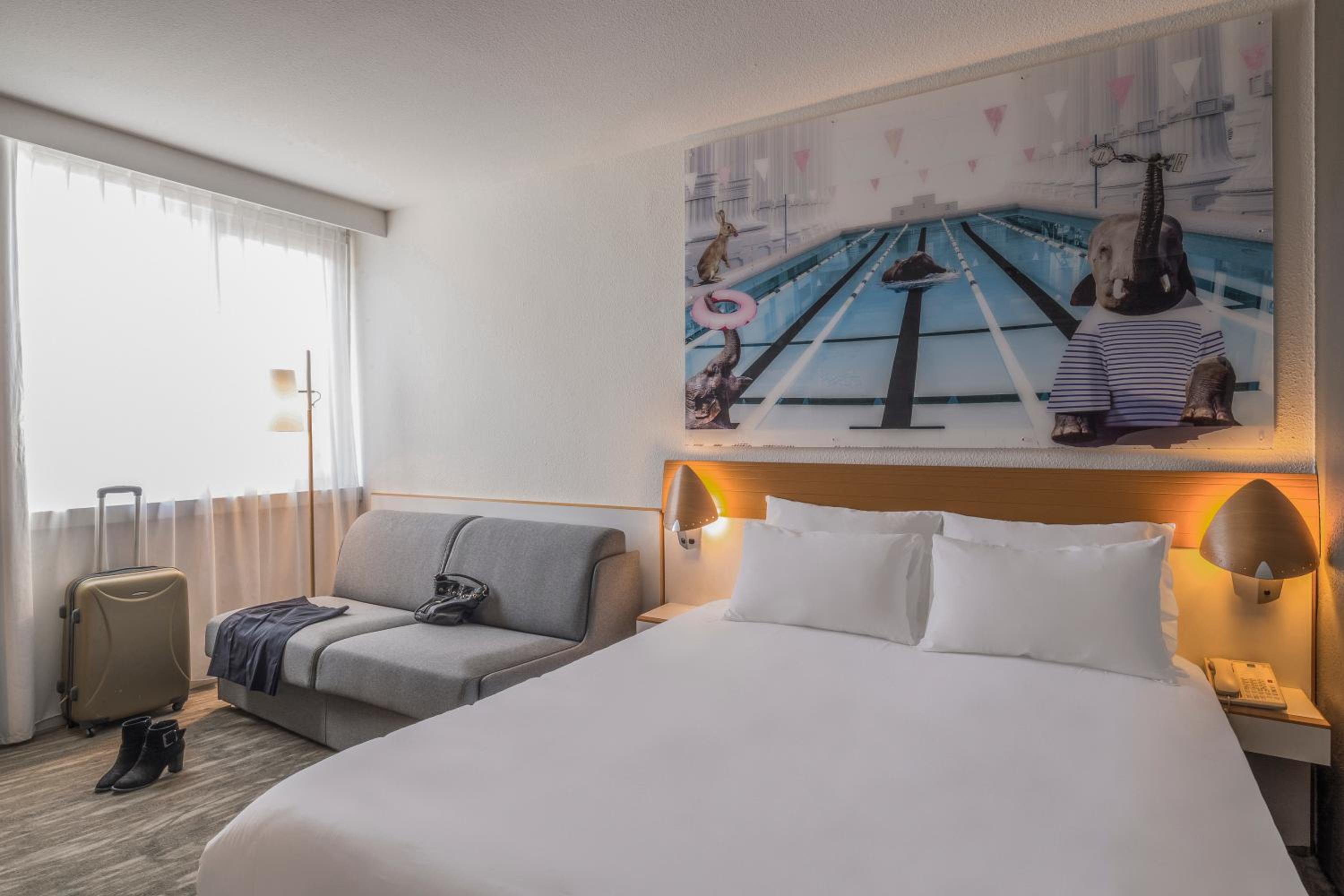 Double Room with Sofa Bed - Photo 6