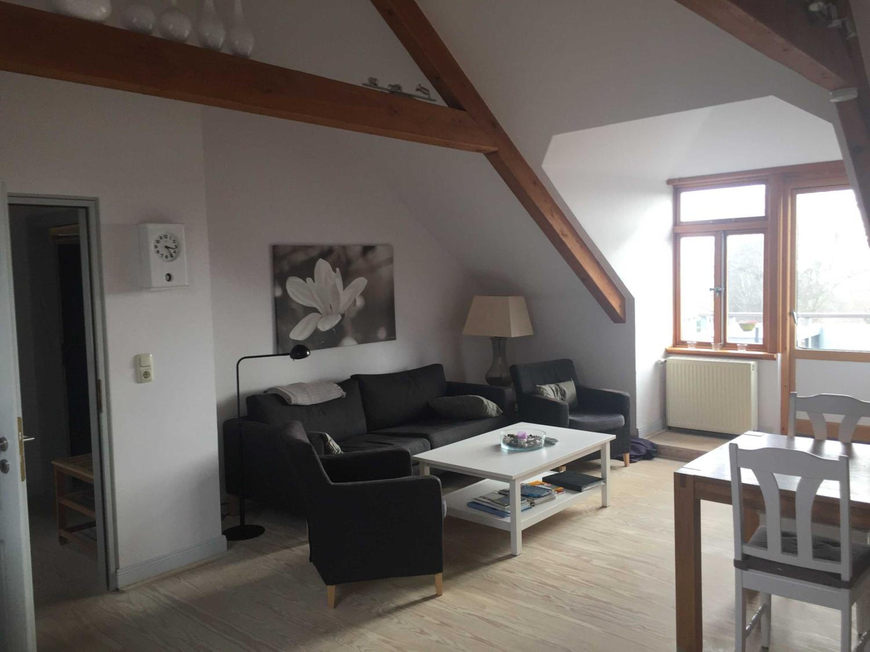 Two-Bedroom Apartment with Balcony photo 2