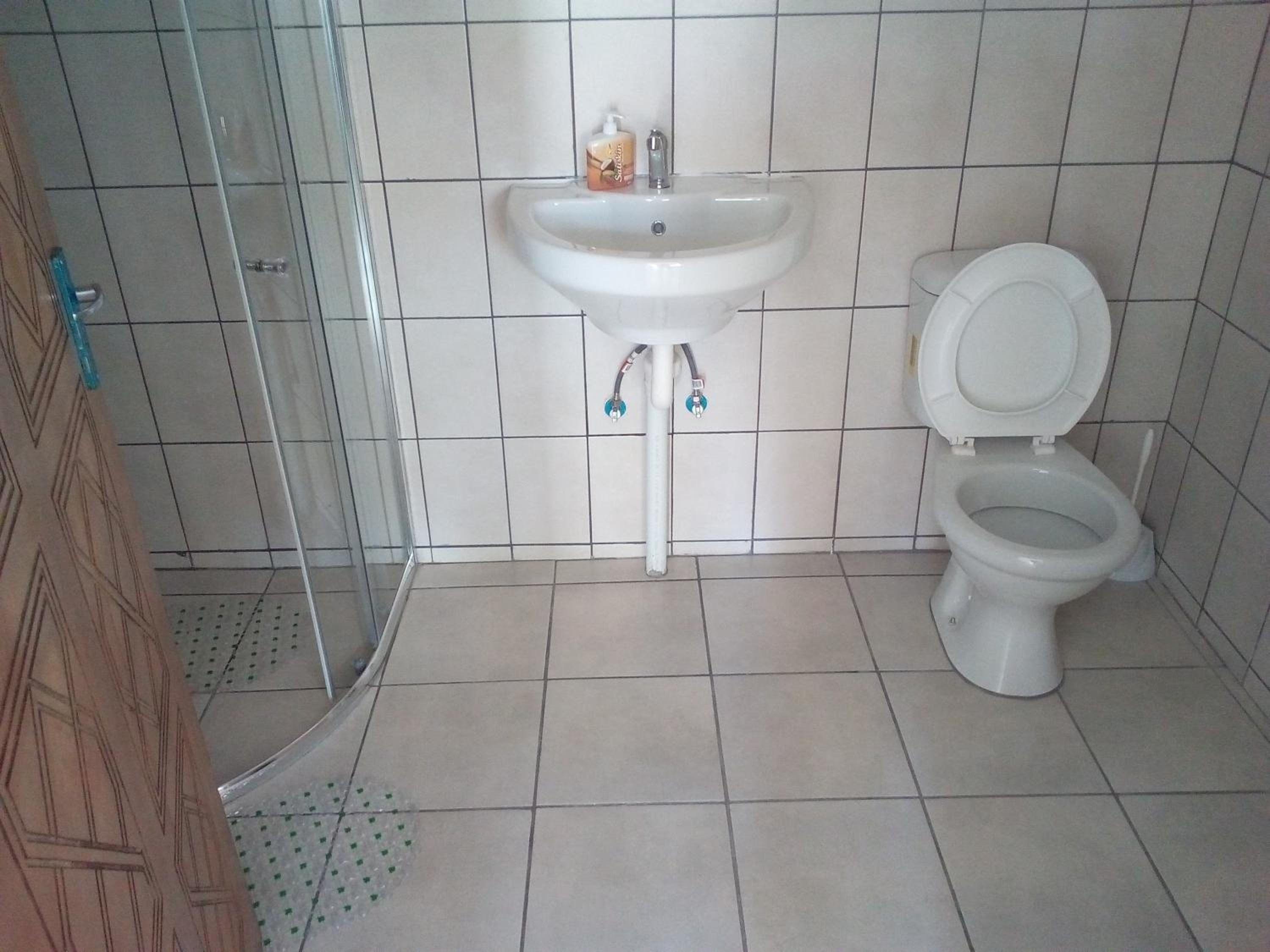 Luxury Twin Room - Photo 11