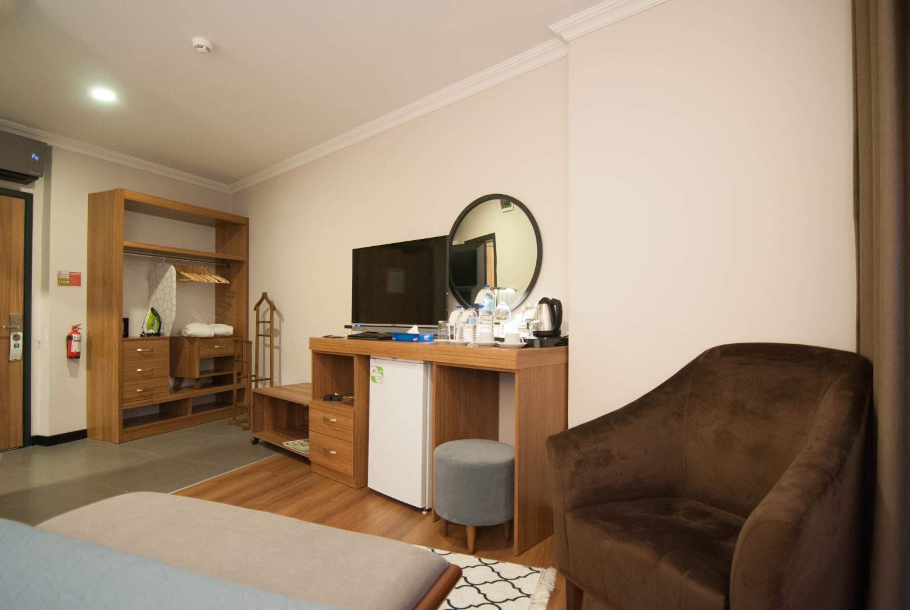 Deluxe Double Room with Balcony photo 2
