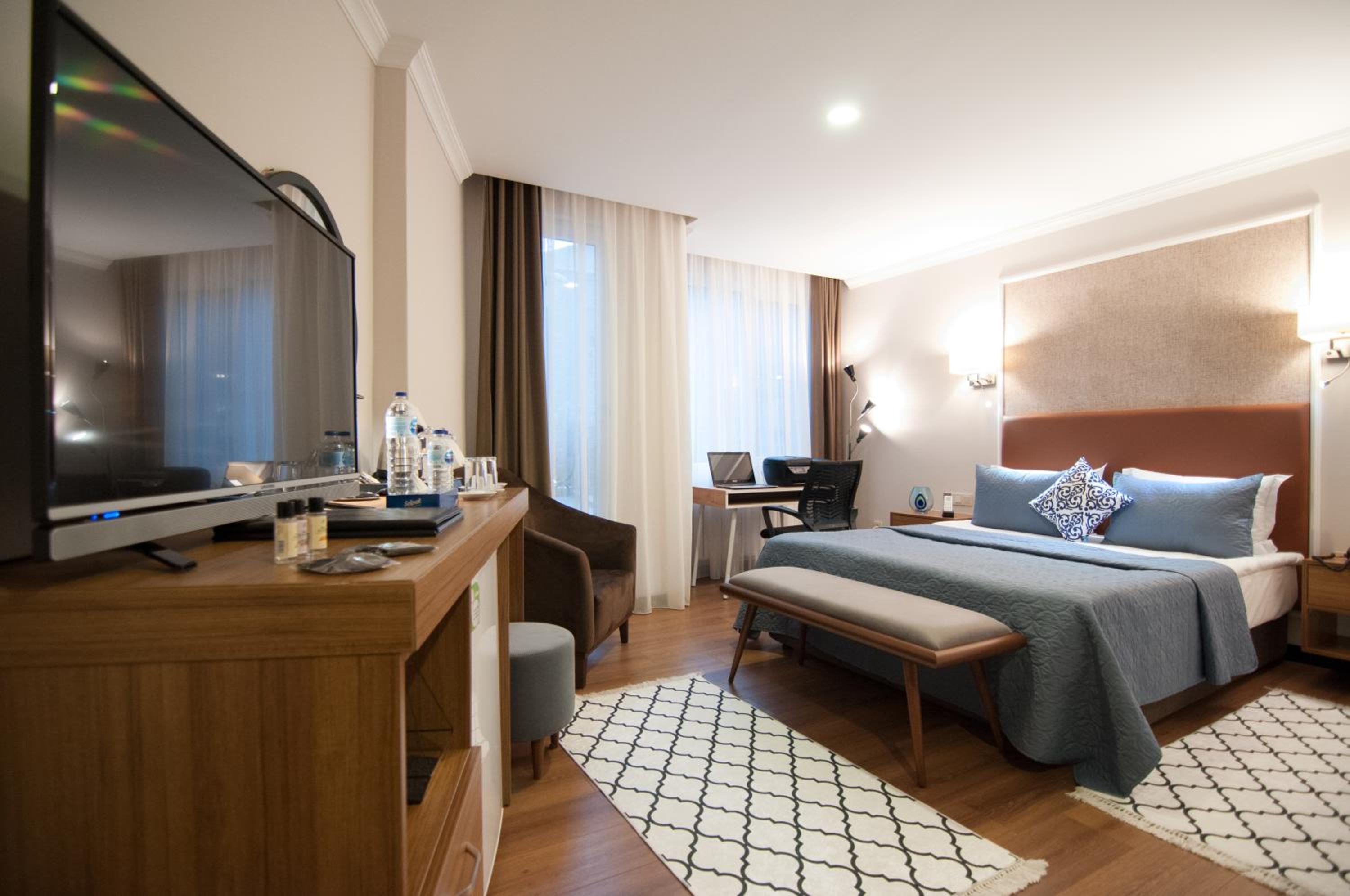 Deluxe Double Room with Balcony photo 1