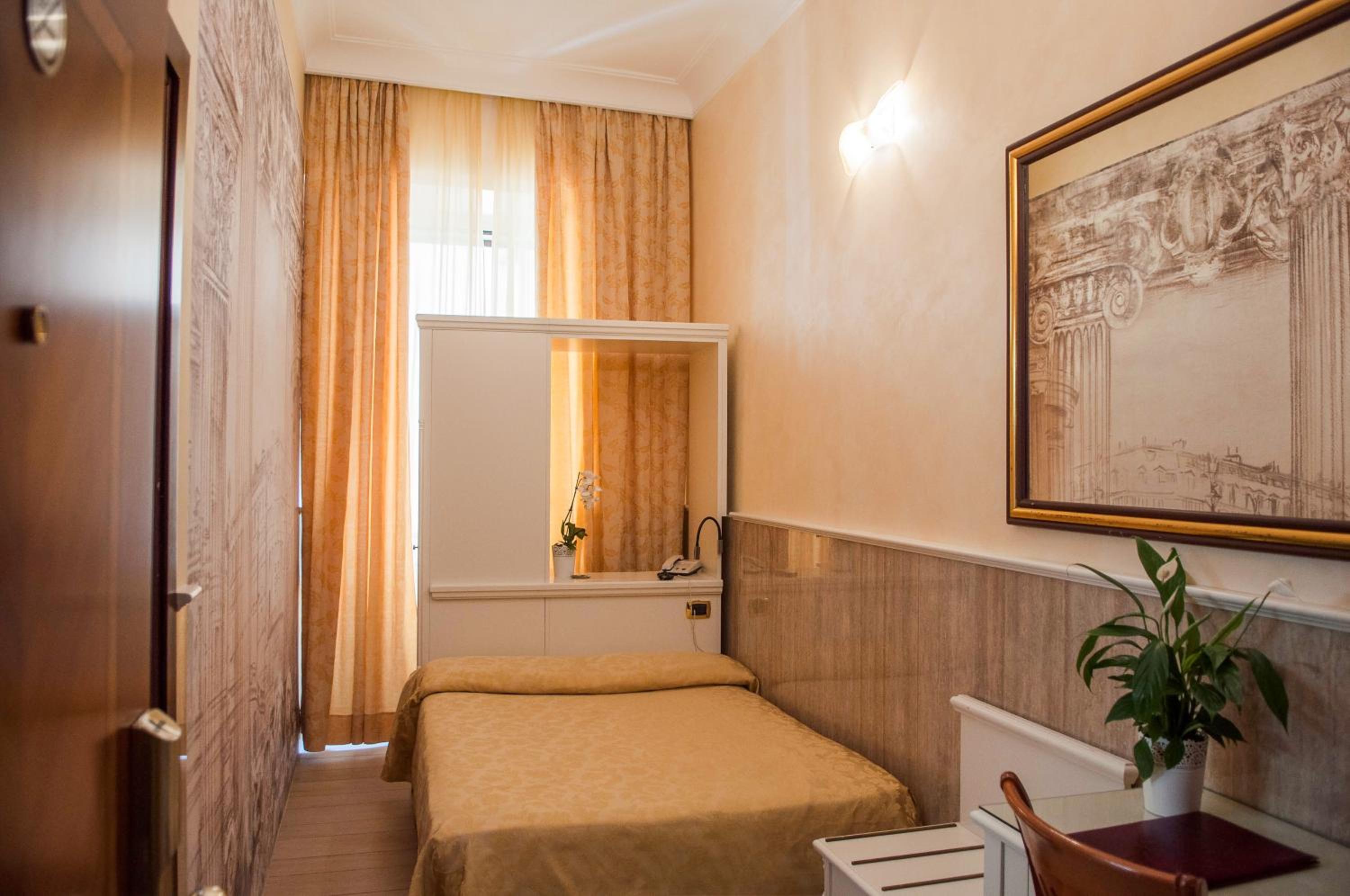 Single Room photo 1