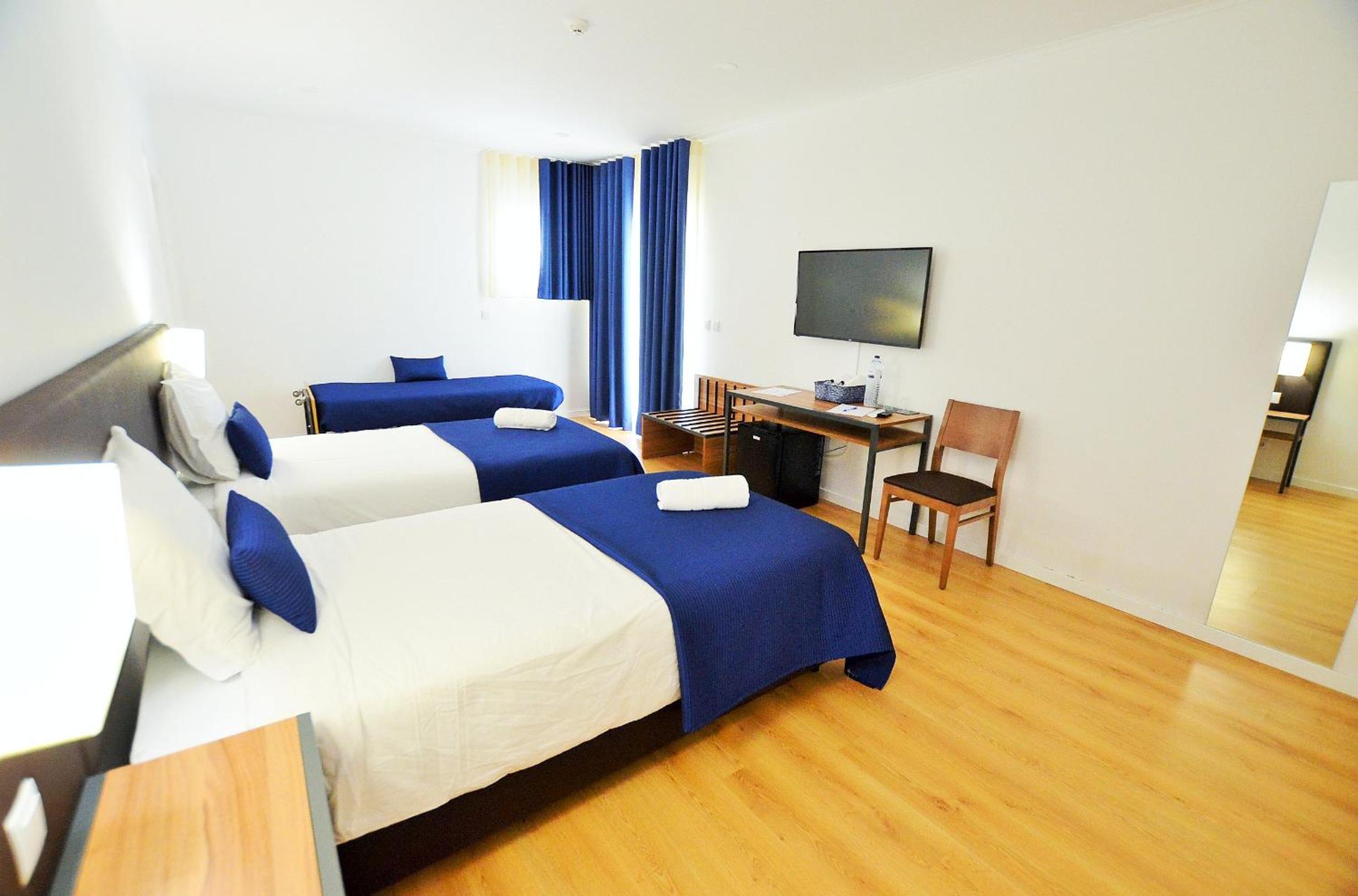 Deluxe Family Room - Photo 3