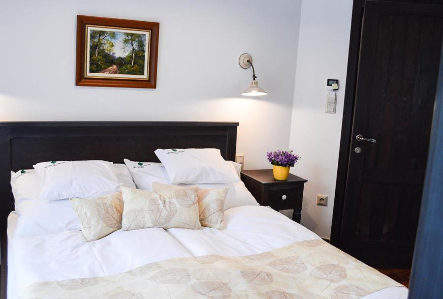 Standard Queen Room photo 2