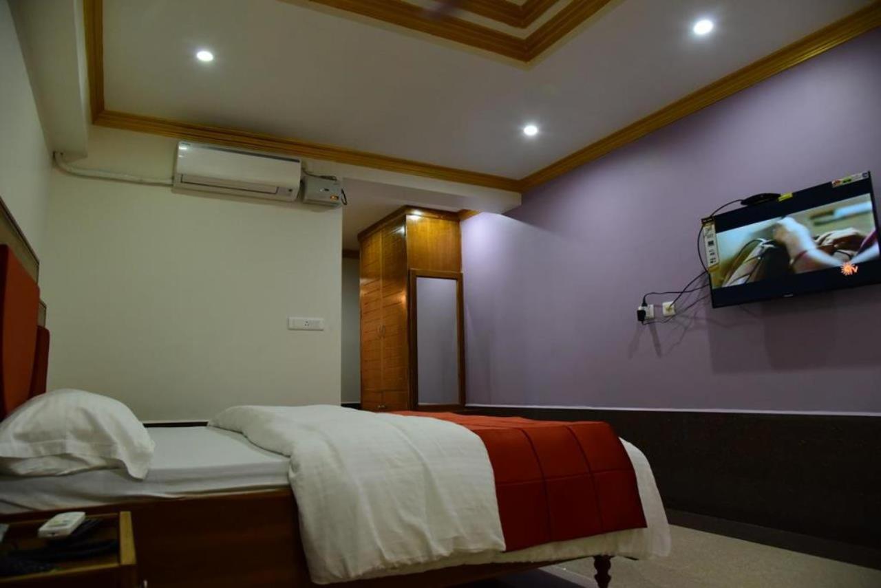 Deluxe Double or Twin Room photo 1