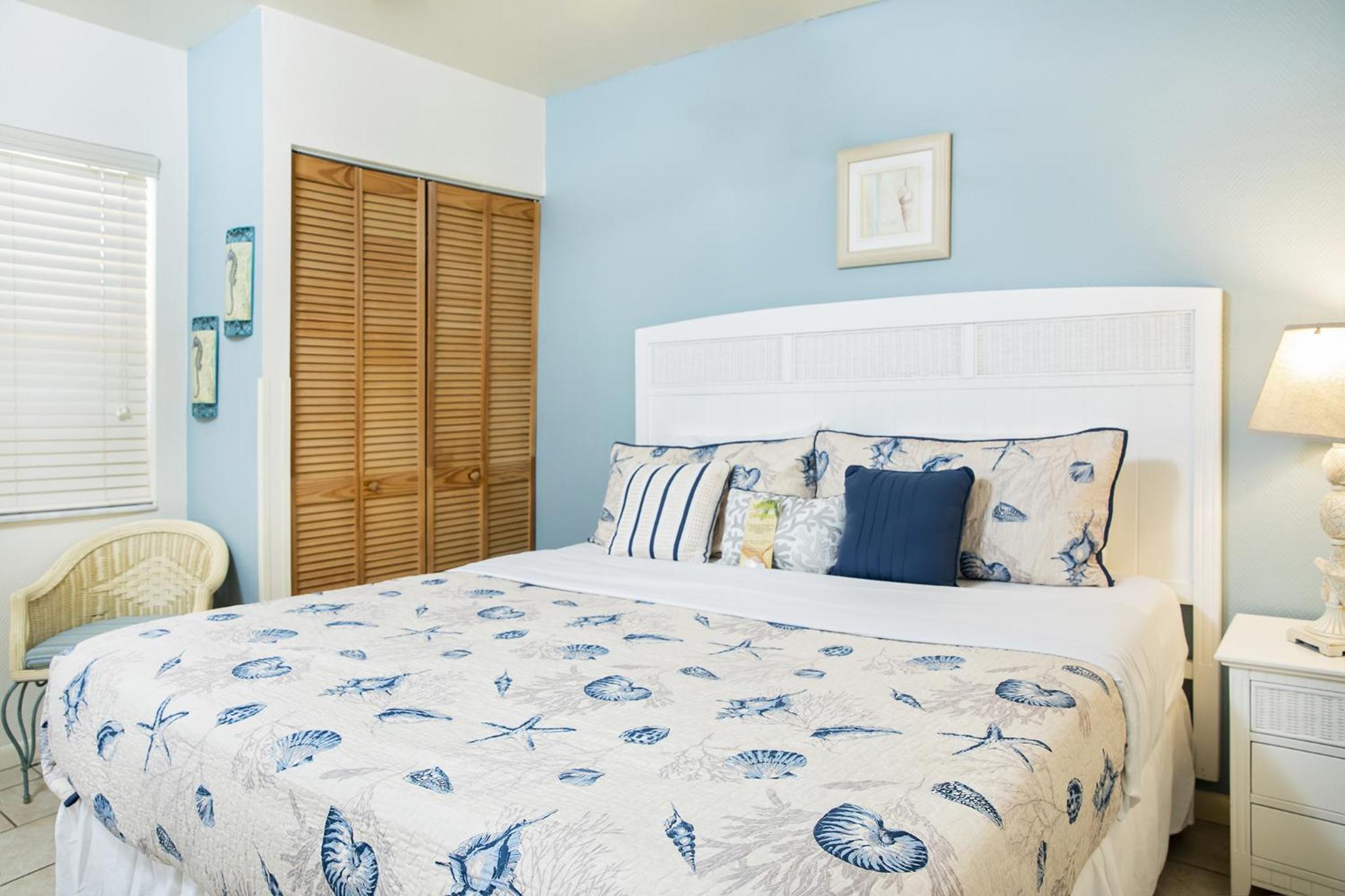 One Bedroom with King Bed - stair access