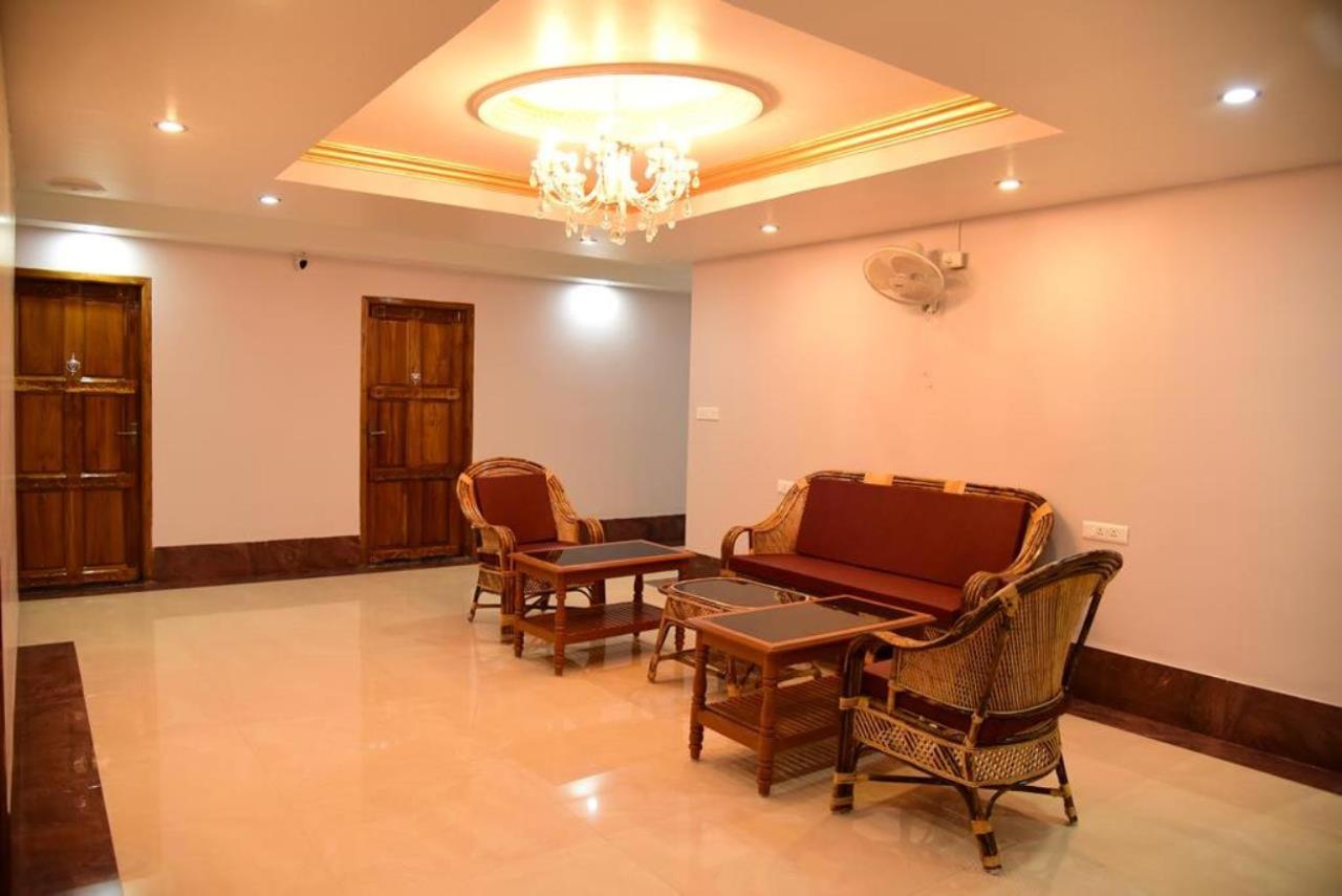 Family Room photo 2