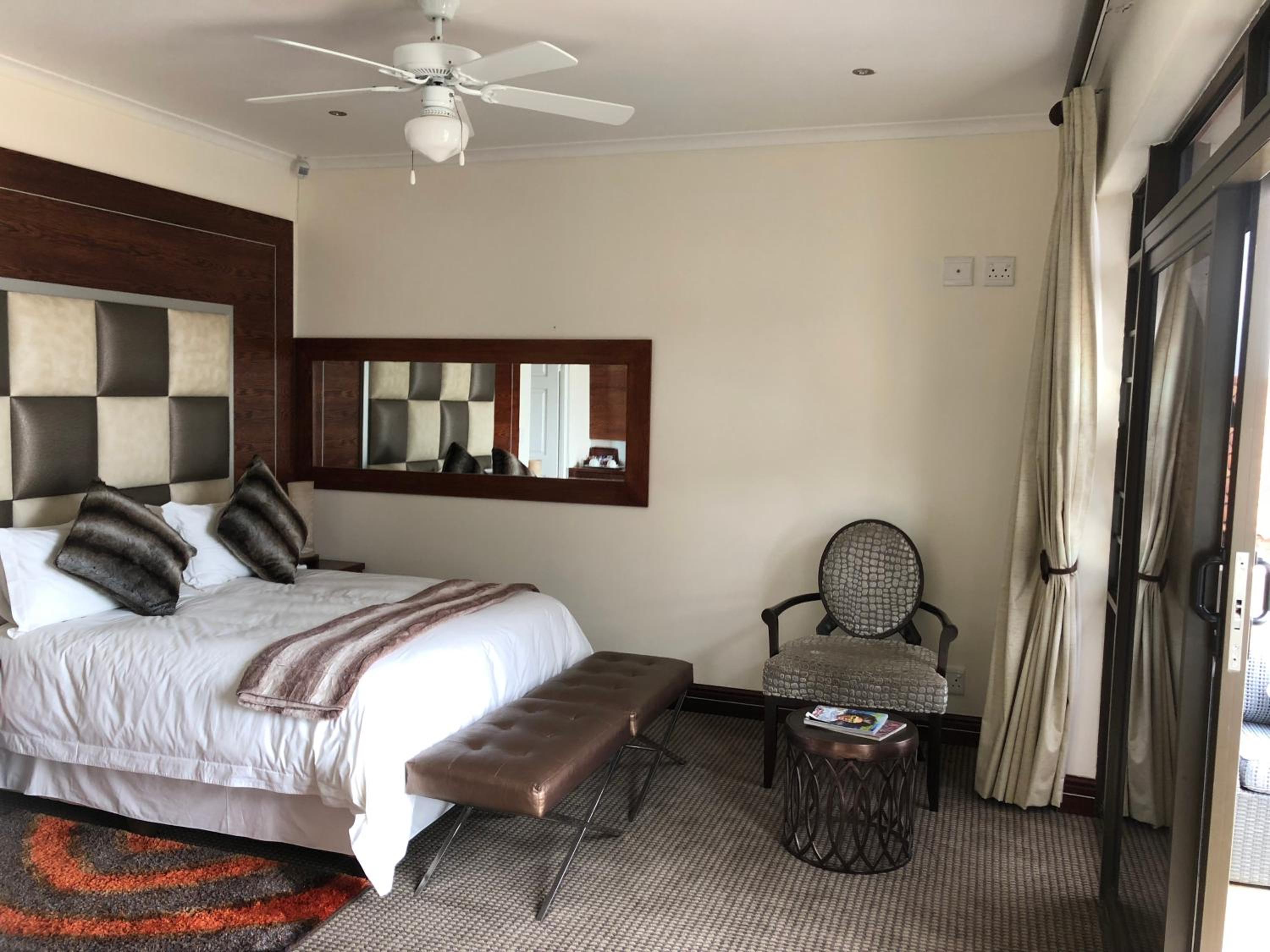 Superior Suite with Sea View - Photo 1