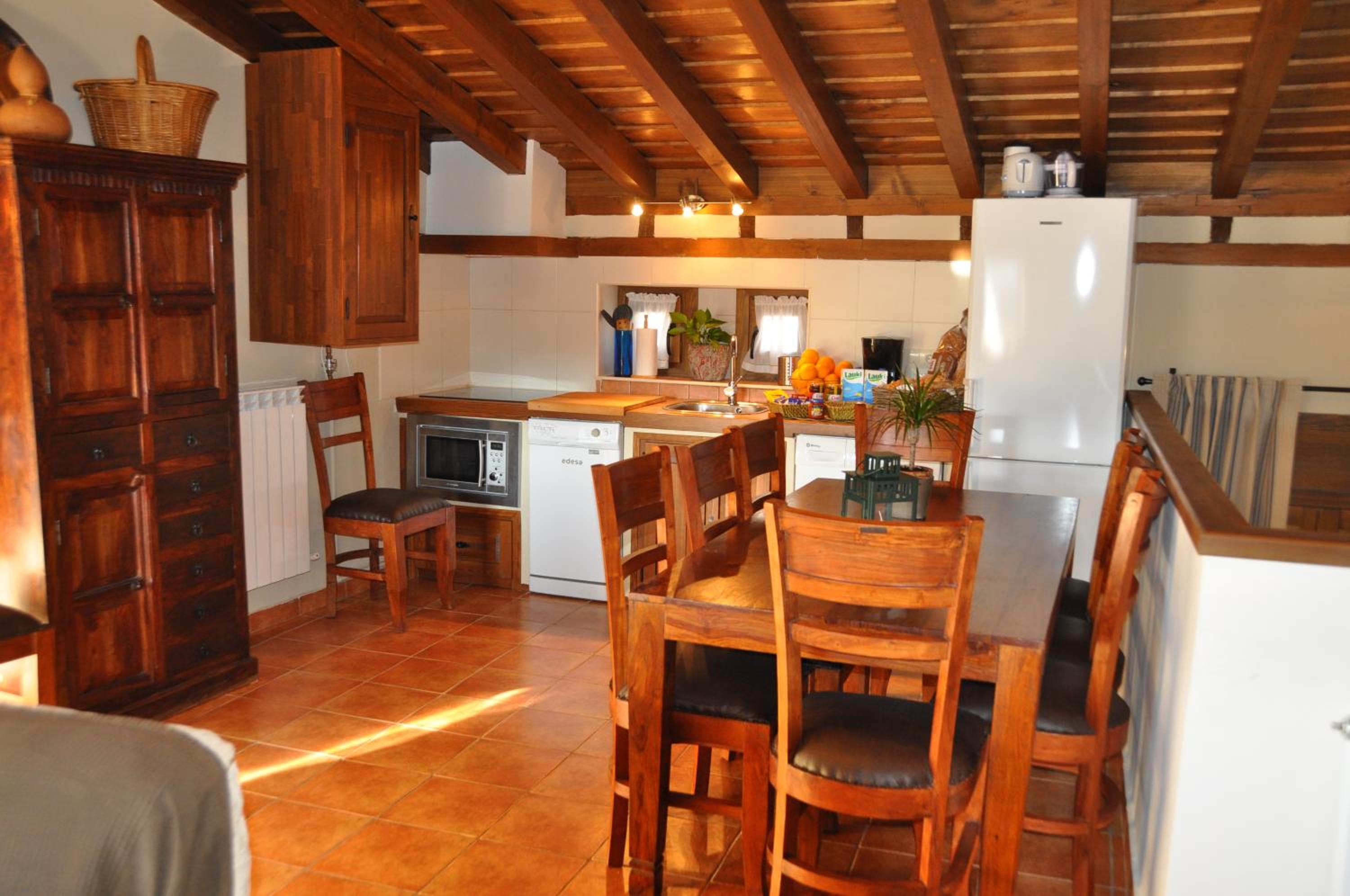 Three-Bedroom House photo 3