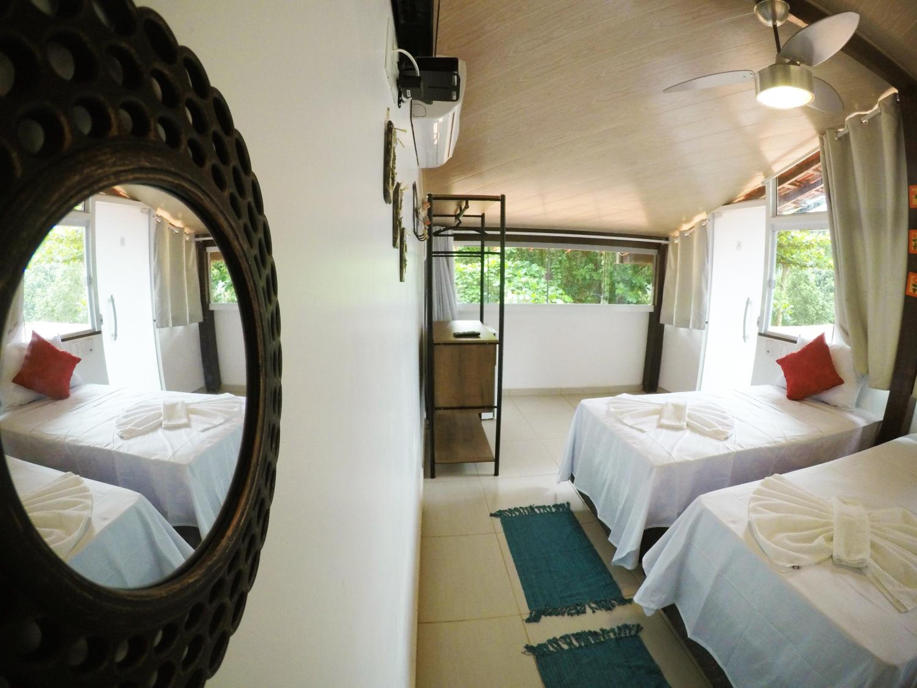 Deluxe Quadruple Room - Photo 14