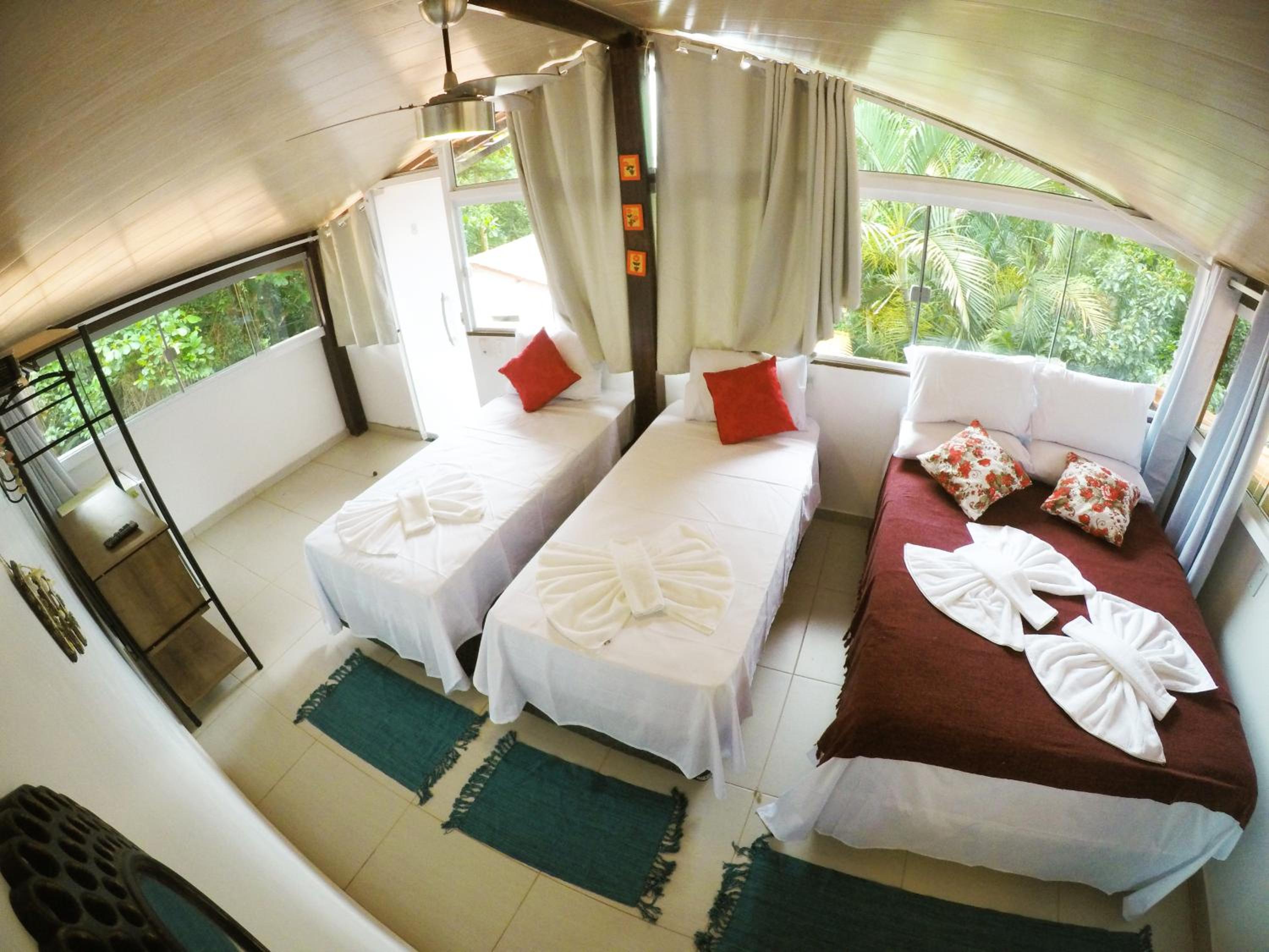 Deluxe Quadruple Room - Photo 17