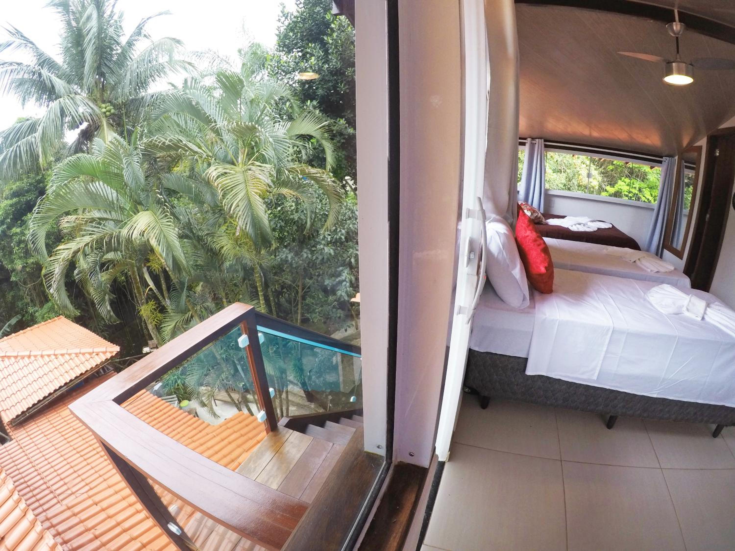 Deluxe Quadruple Room - Photo 13