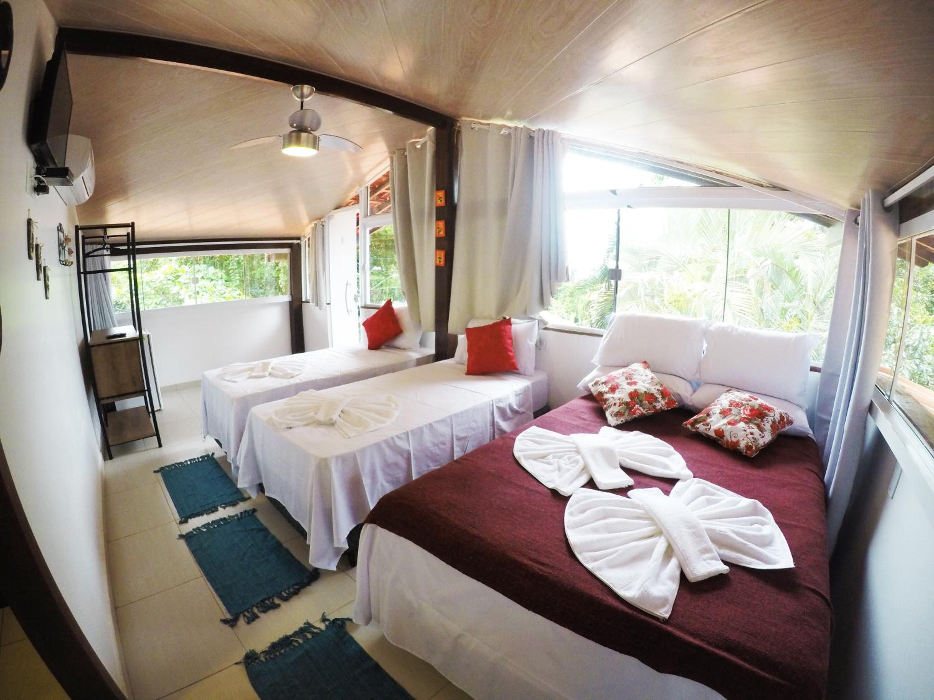 Deluxe Quadruple Room - Photo 10