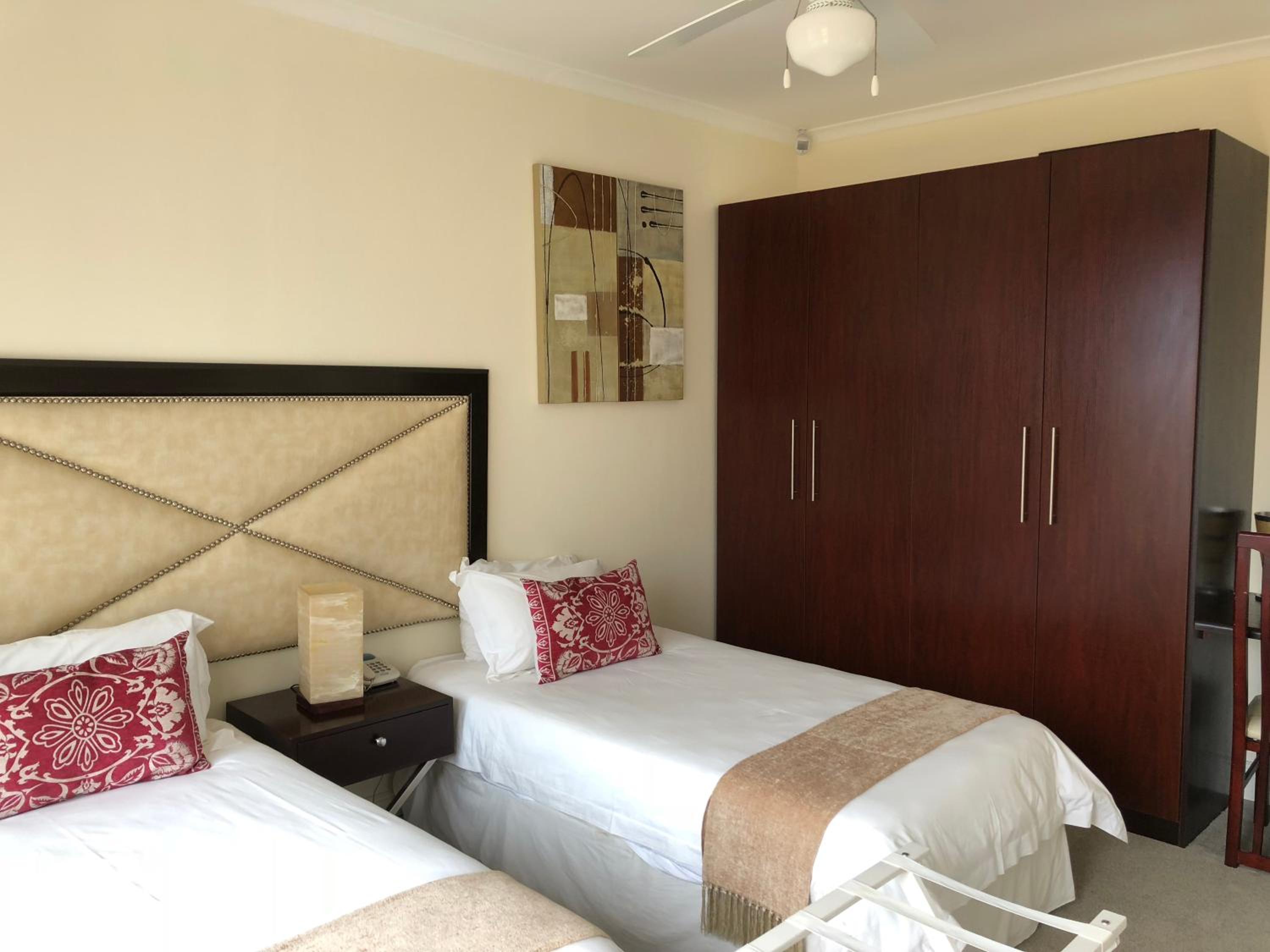Deluxe Twin Room - Photo 2