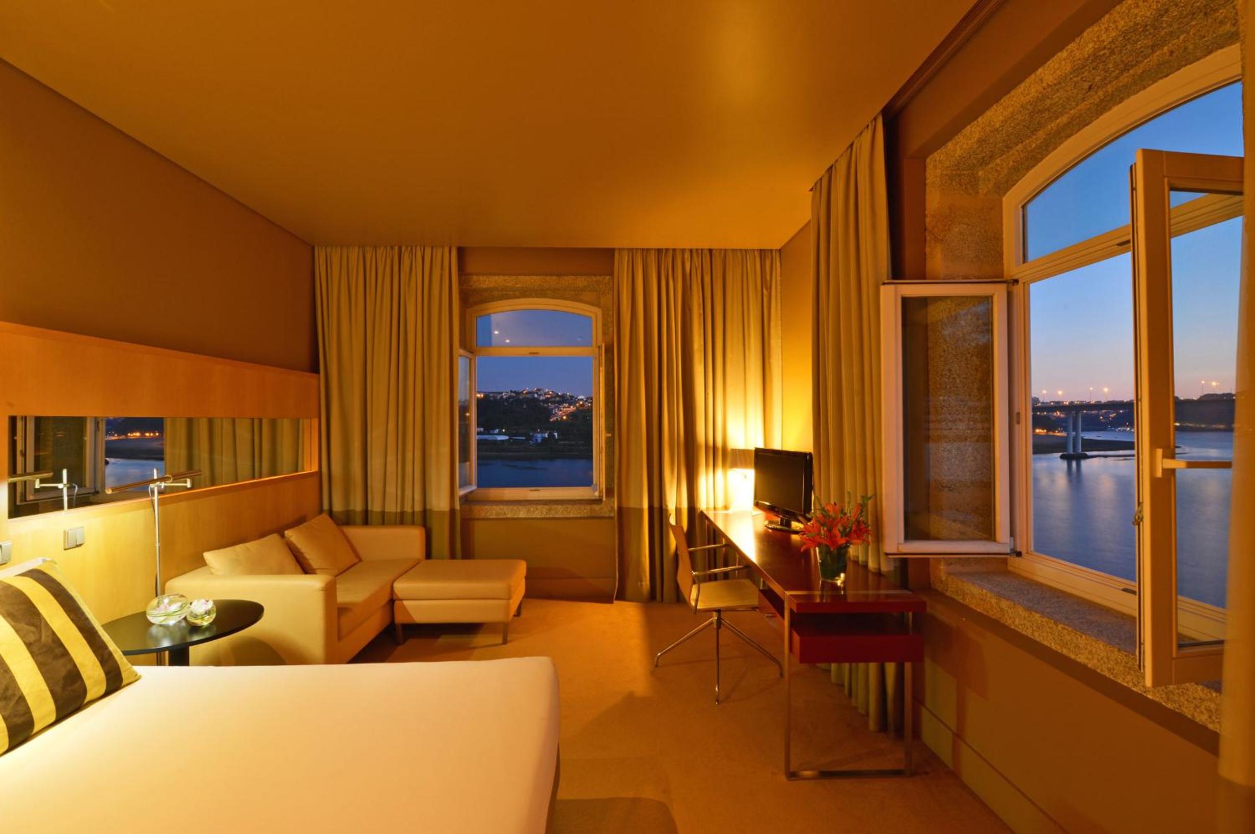 Deluxe Double or Twin Room with River View - Photo 5