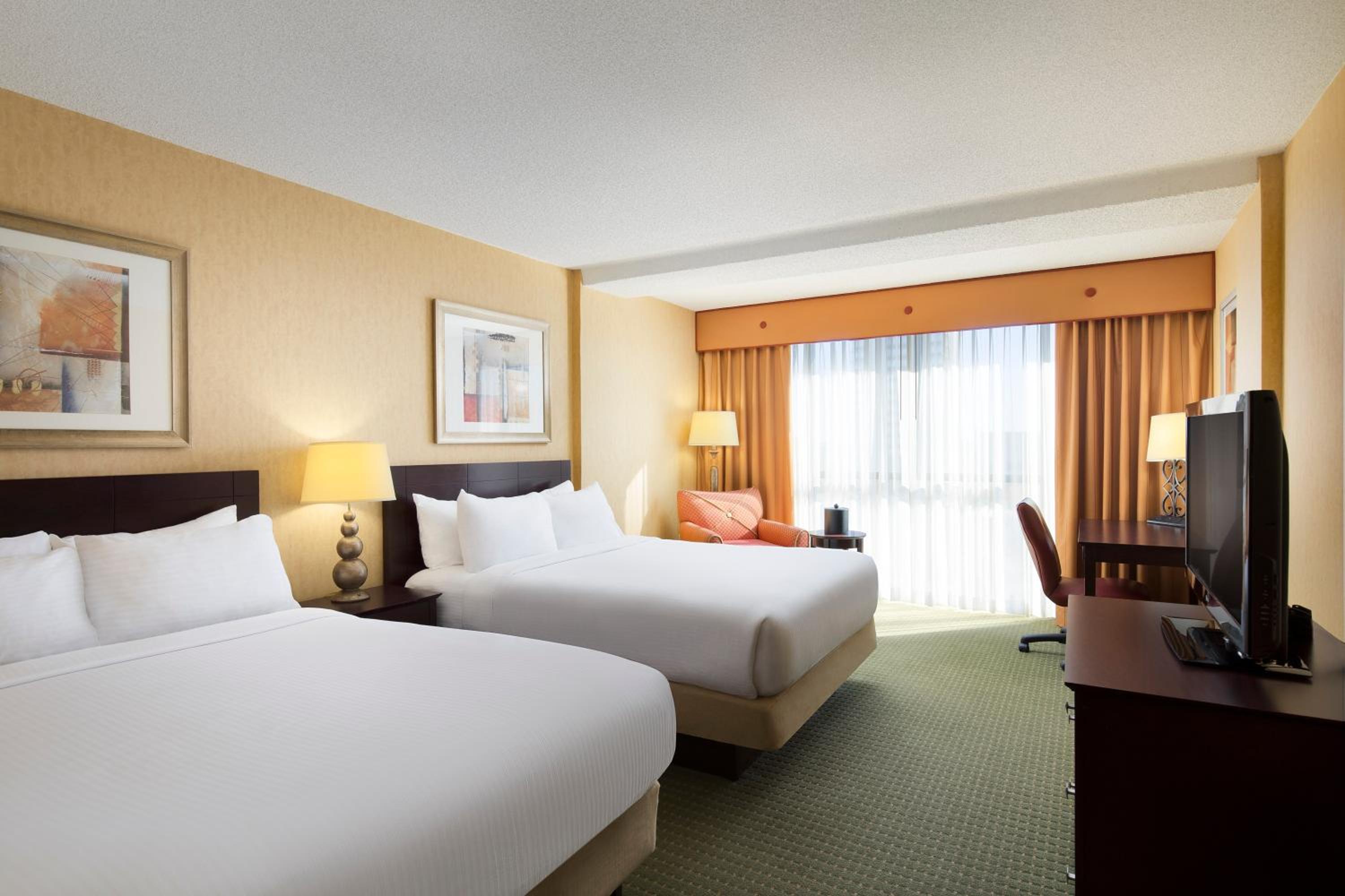 Double Room with Two Queen Beds - Photo 1