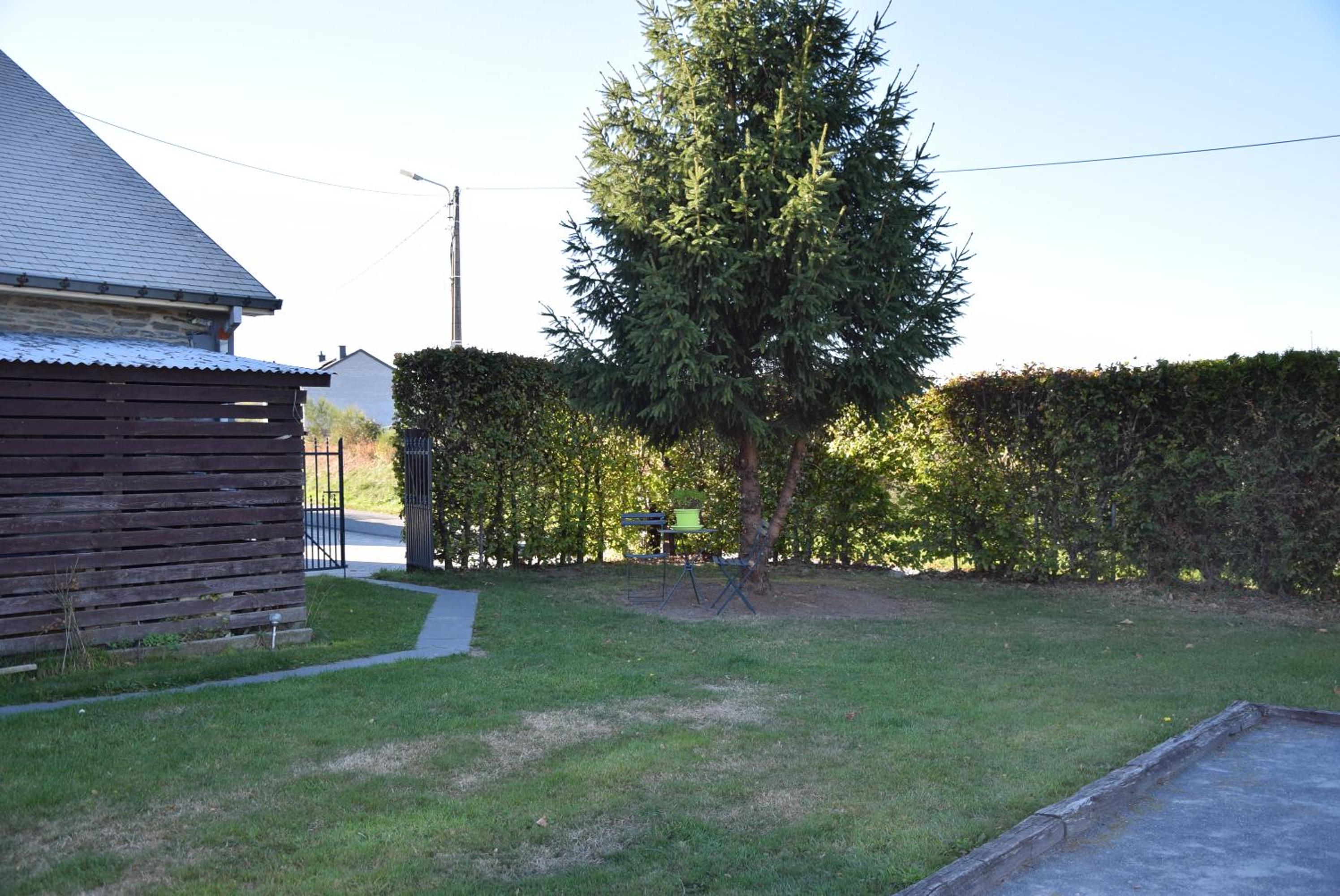 Three-Bedroom House photo 3