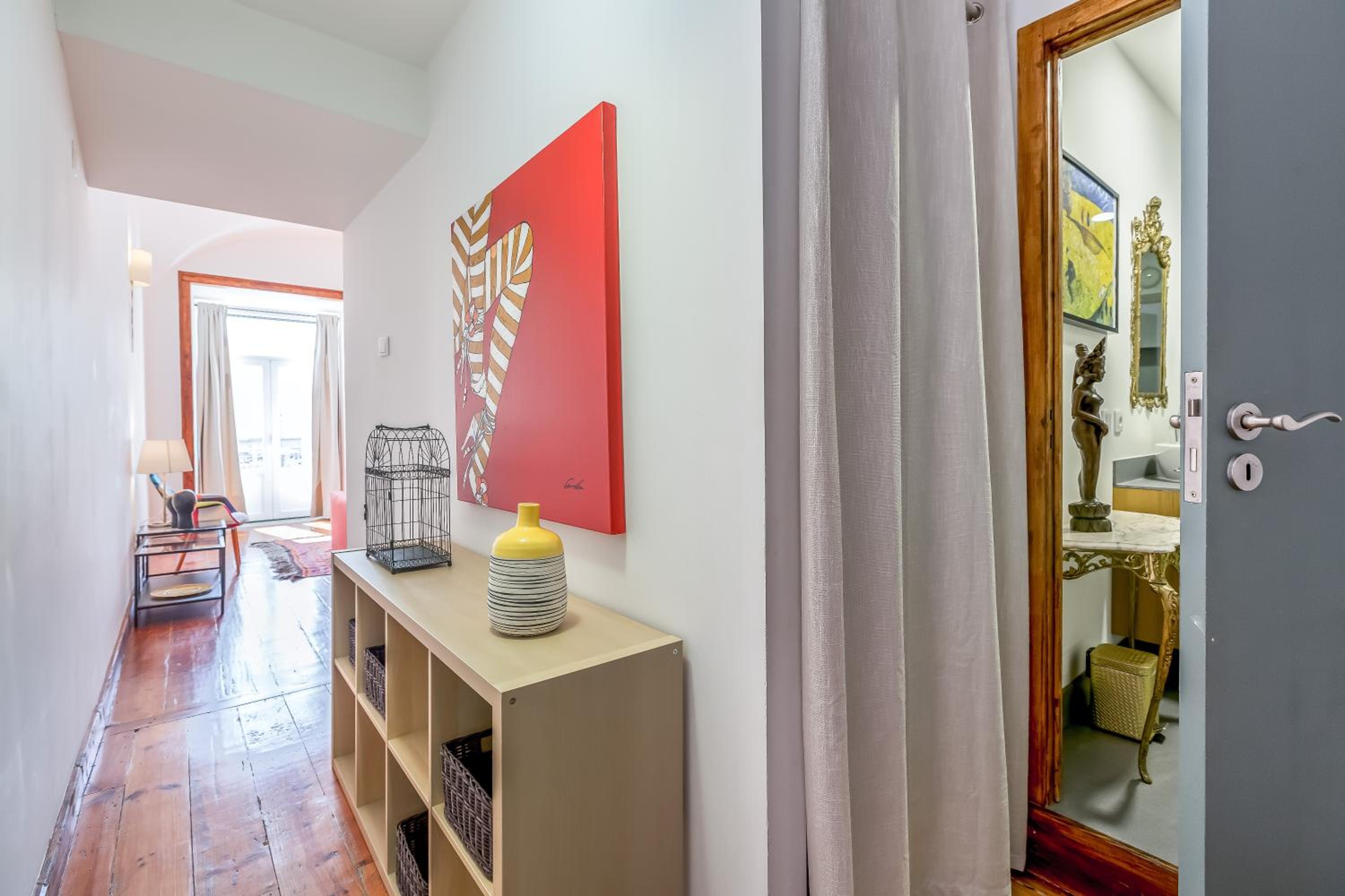 Apartment with Balcony - Photo 10