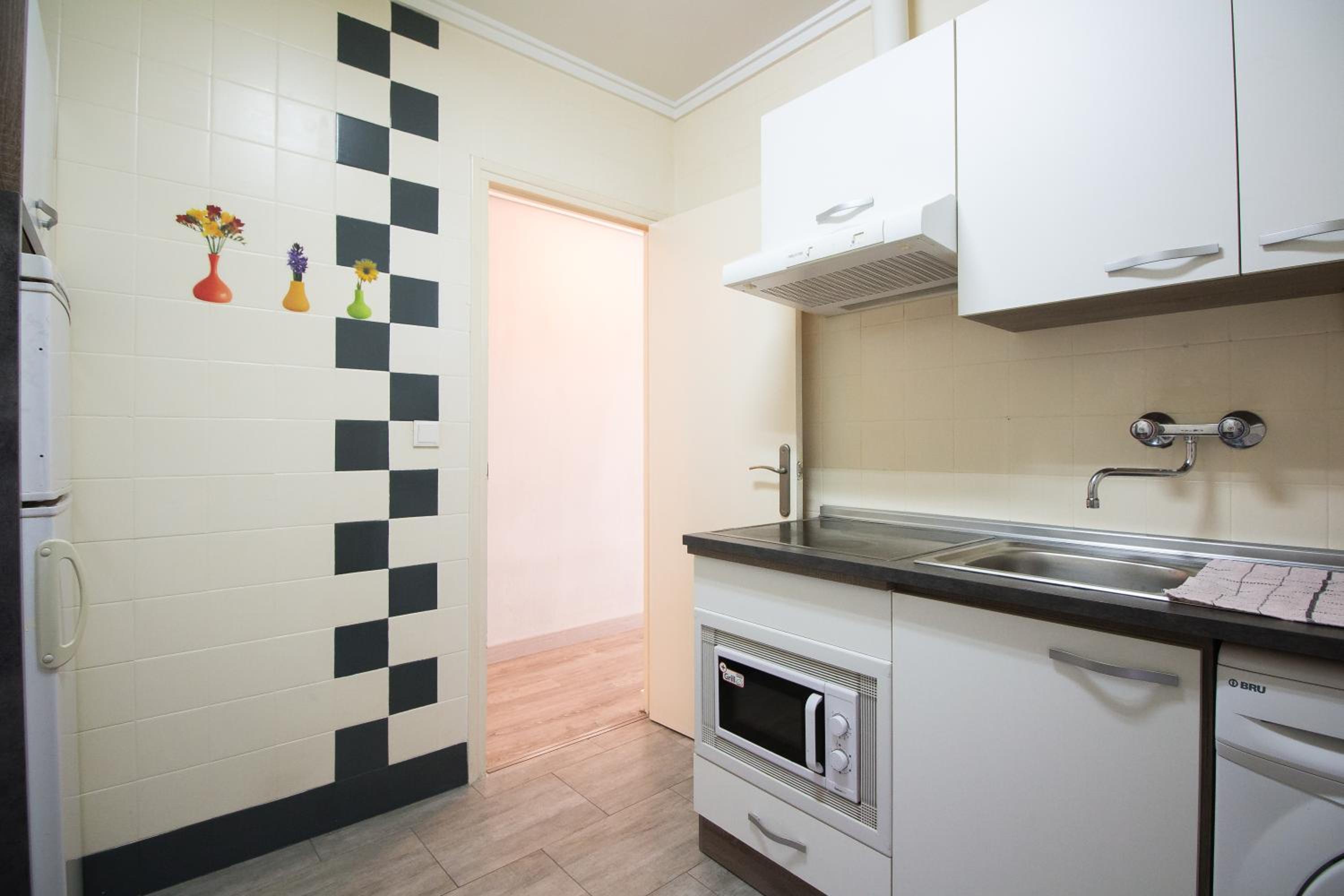 Apartment - Photo 4