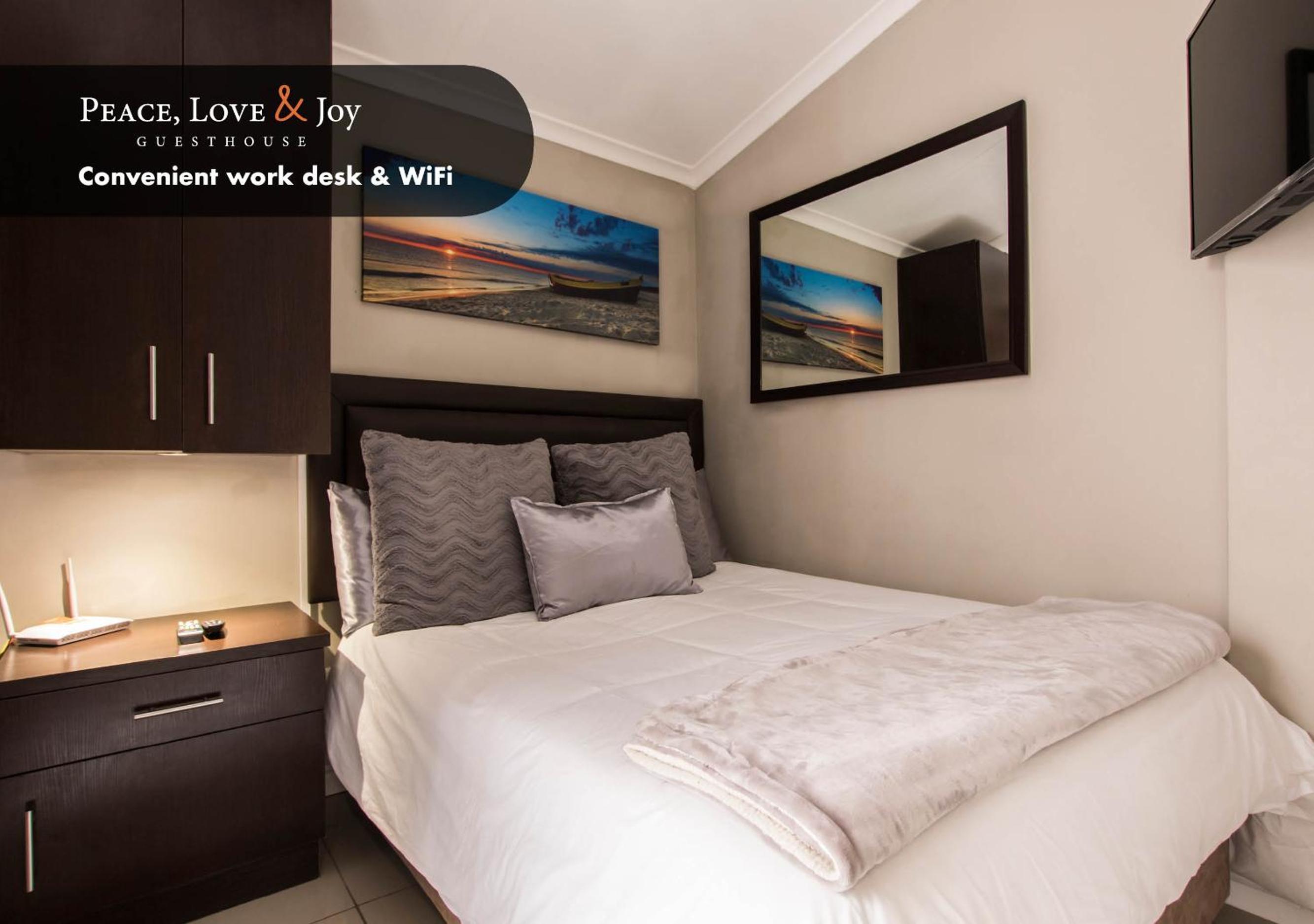 Deluxe Double Room - Photo 7