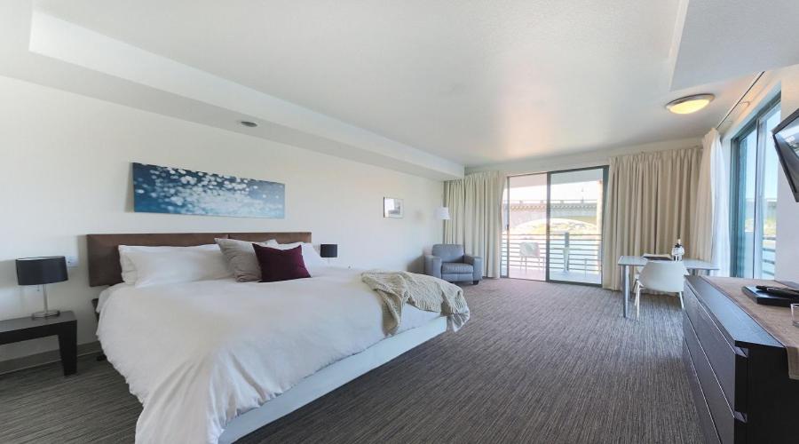 Luxury King Room - Photo 4