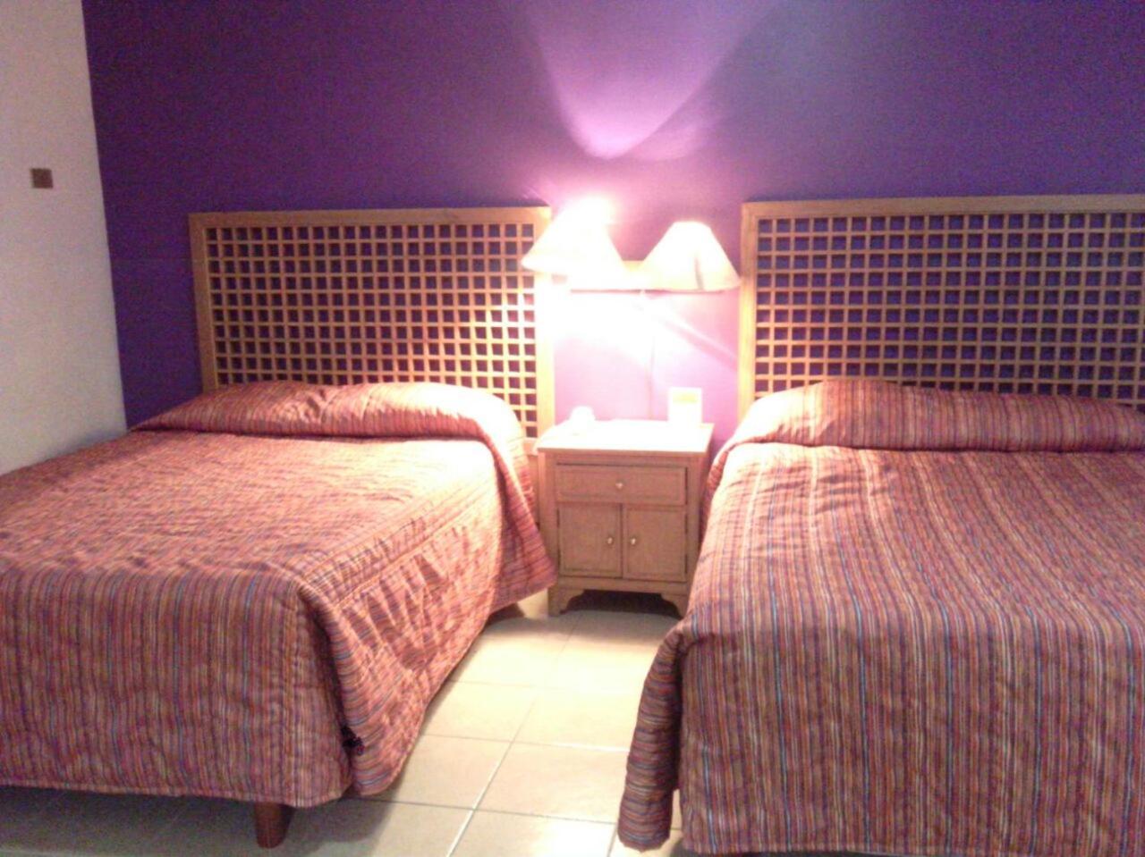 Standard Twin Room - Photo 14