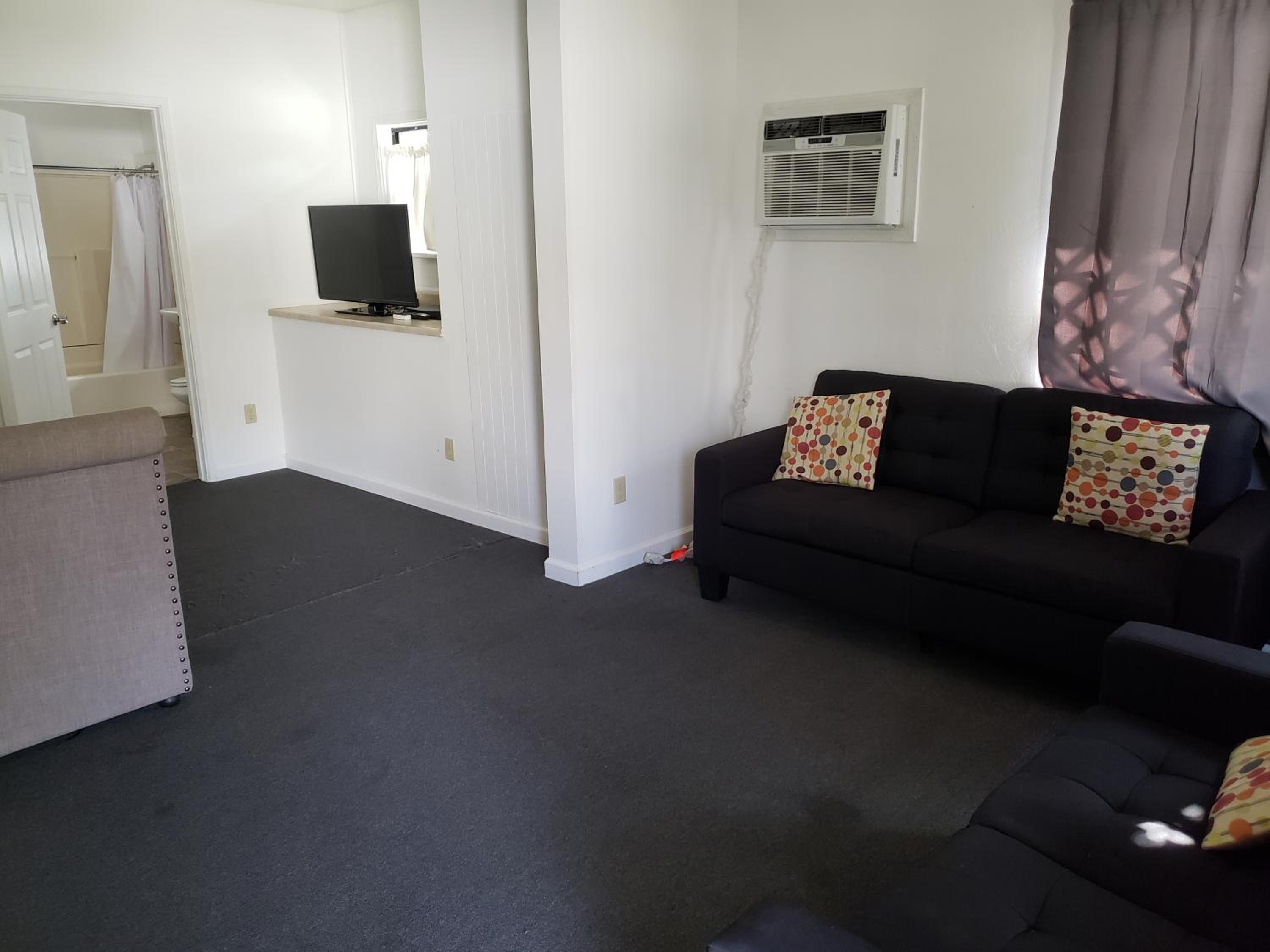 Three-Bedroom Apartment photo 1