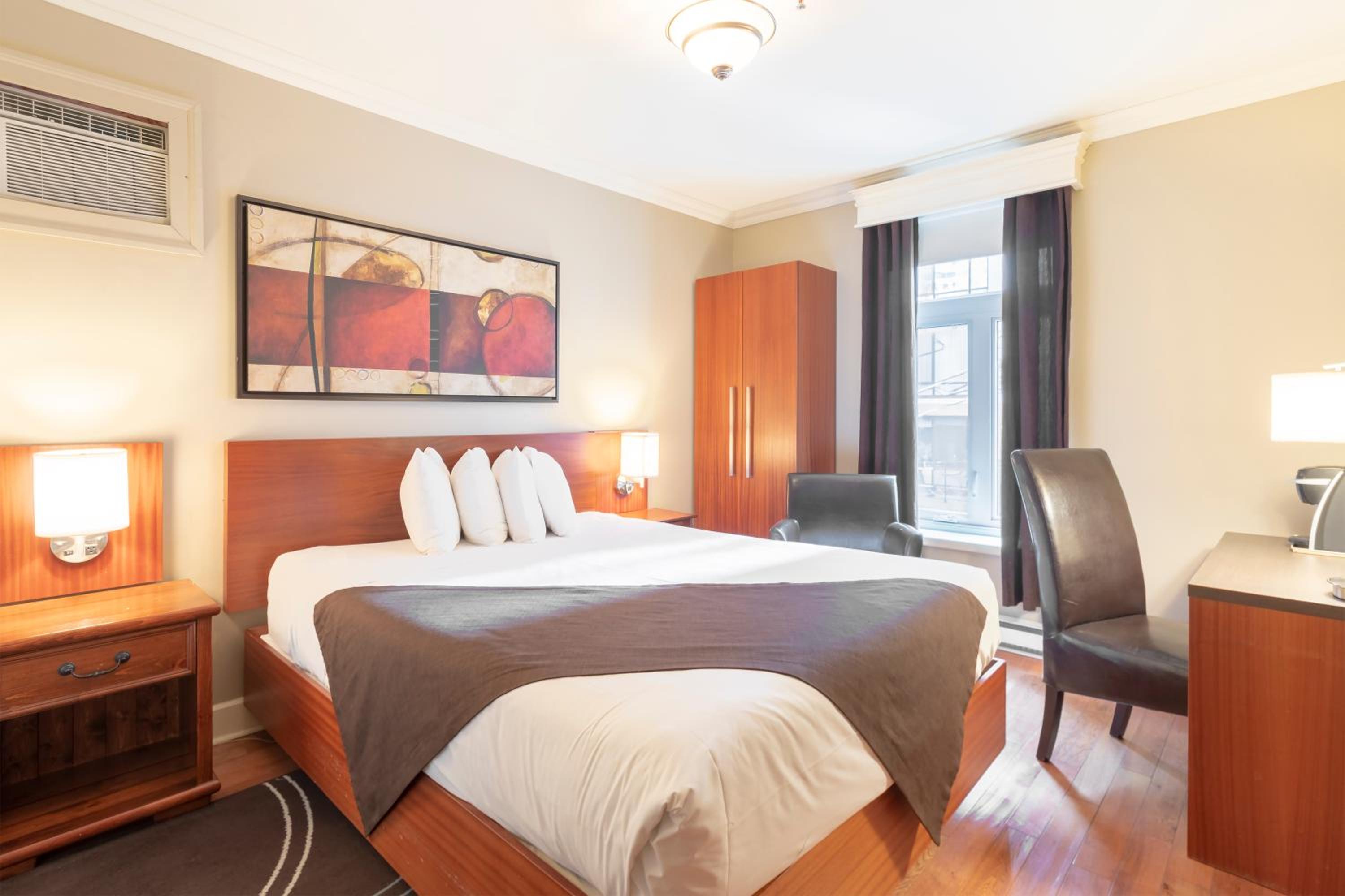 Double Room - Non-Smoking  - Photo 1