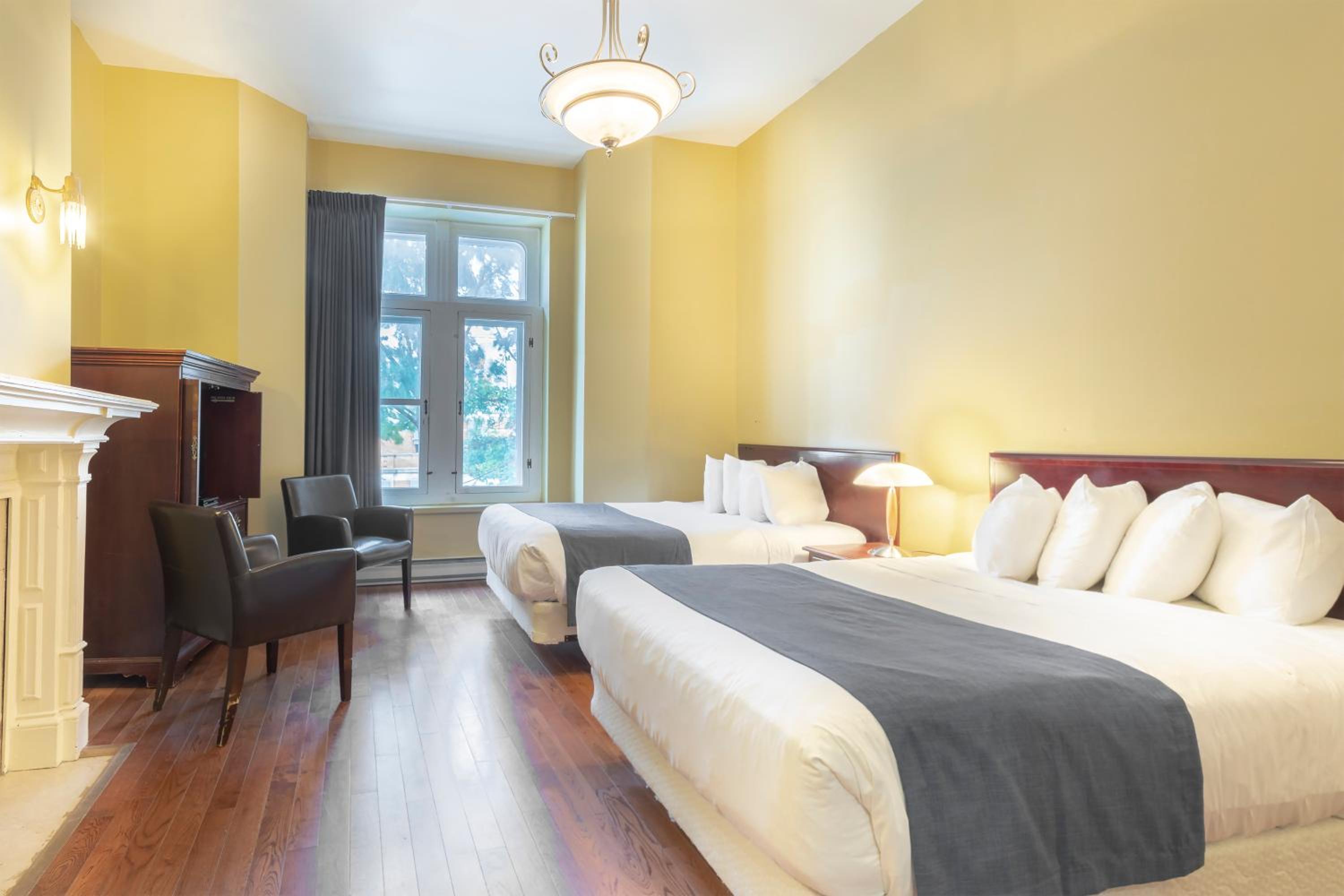 Standard Double Room with Two Double Beds - Photo 4