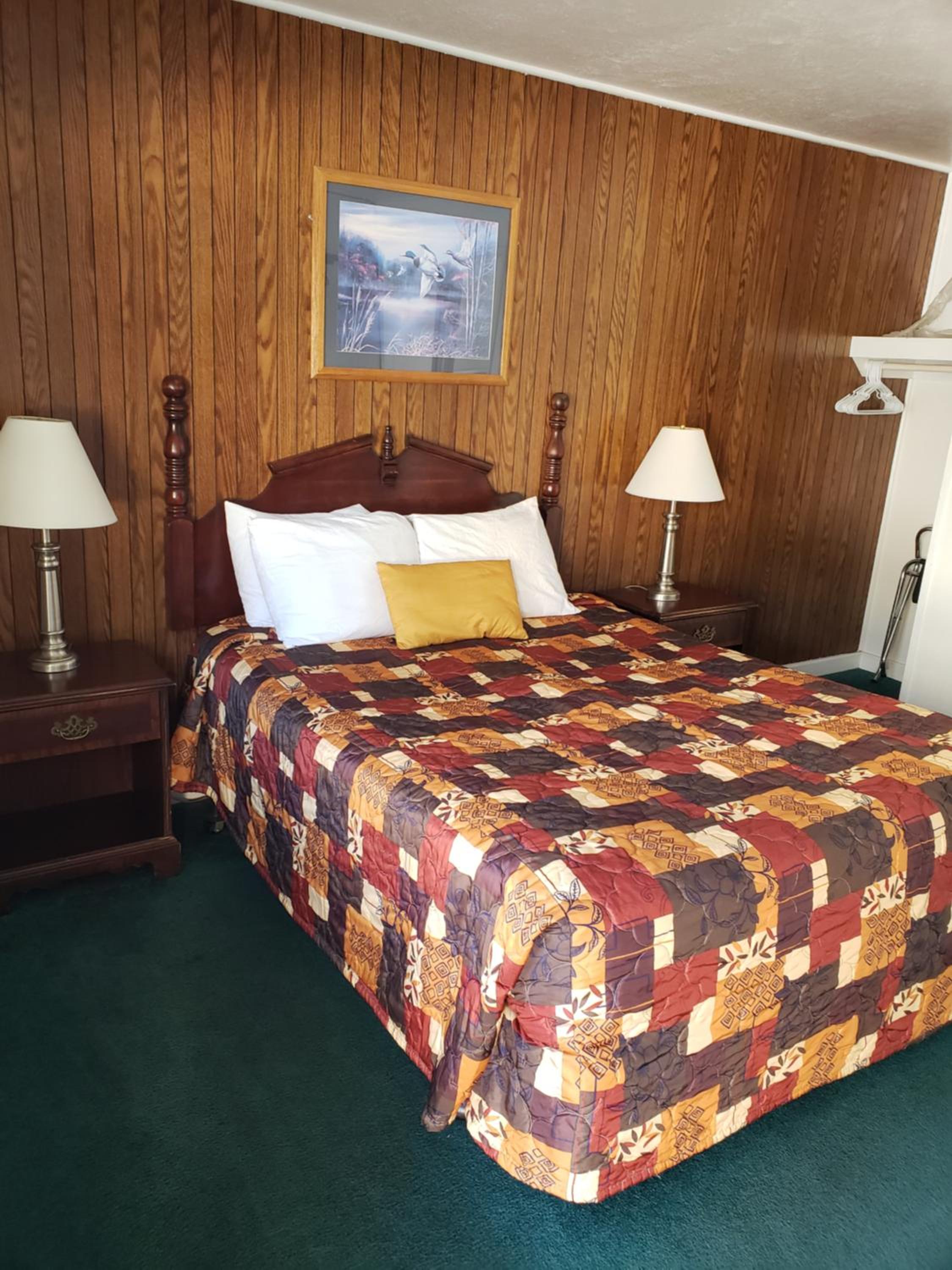 Standard Queen Room photo 2