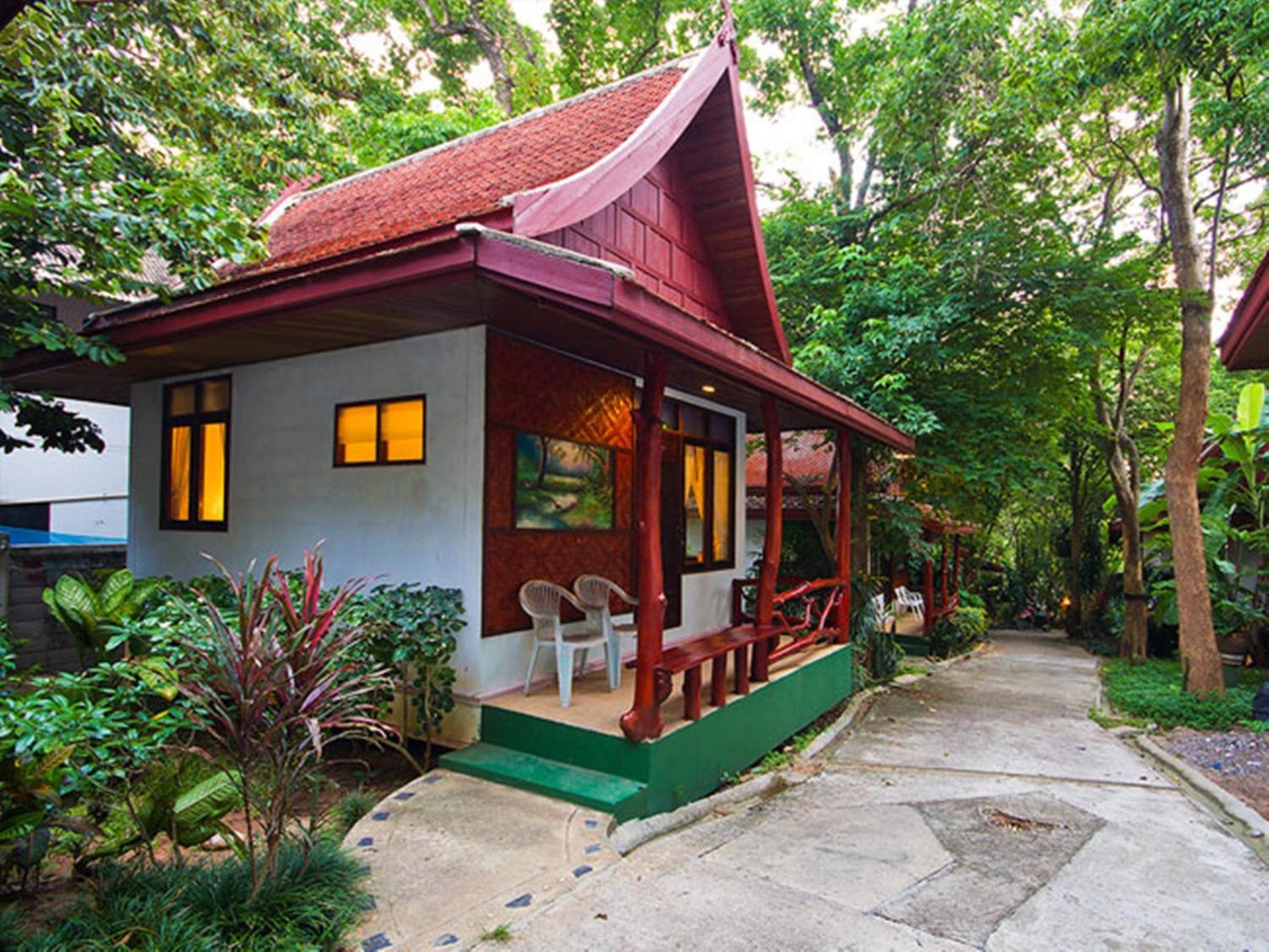 Basic Bungalow - Photo 6