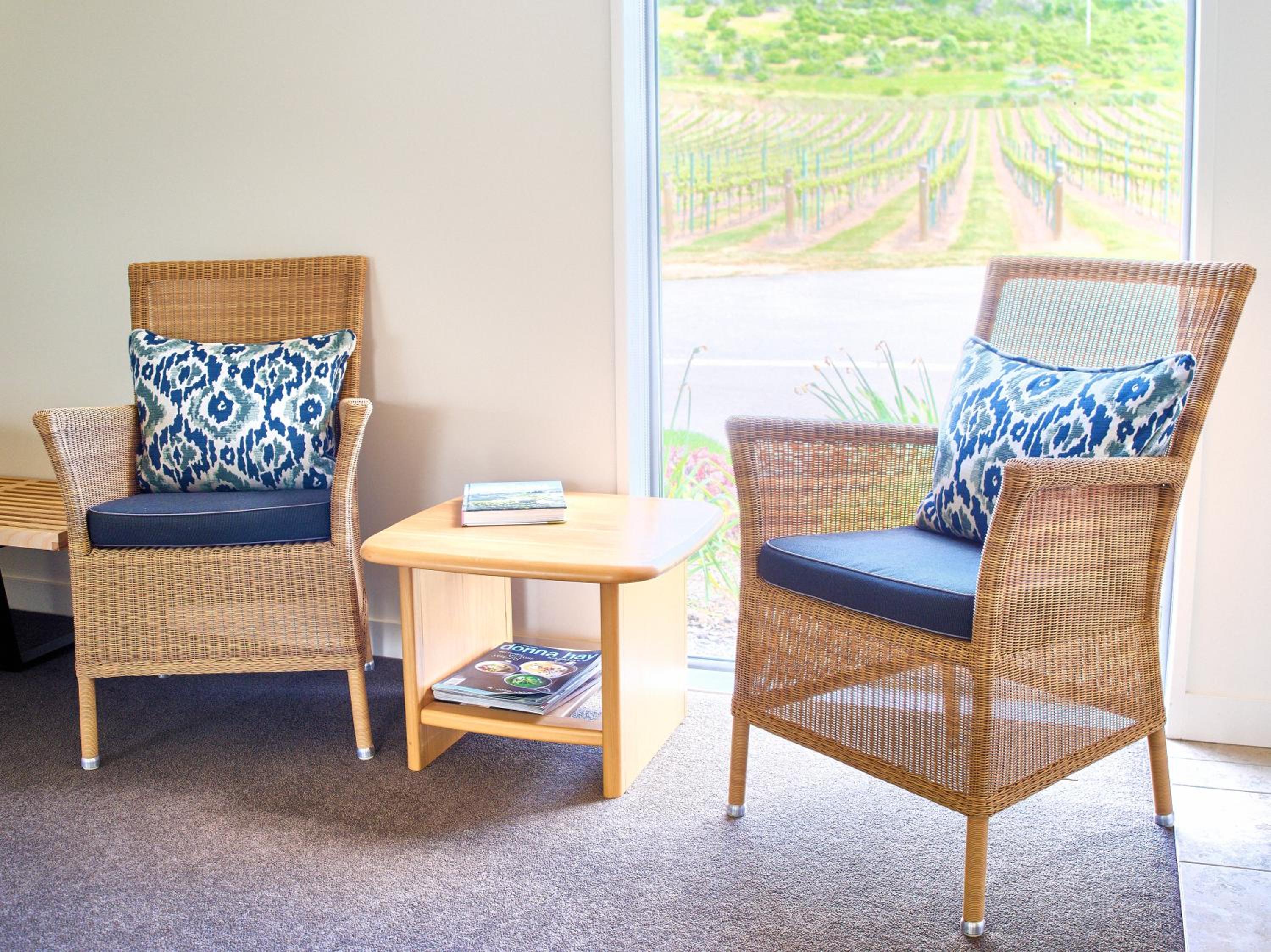 Twin Room with Courtyard and Vineyard Views photo 2