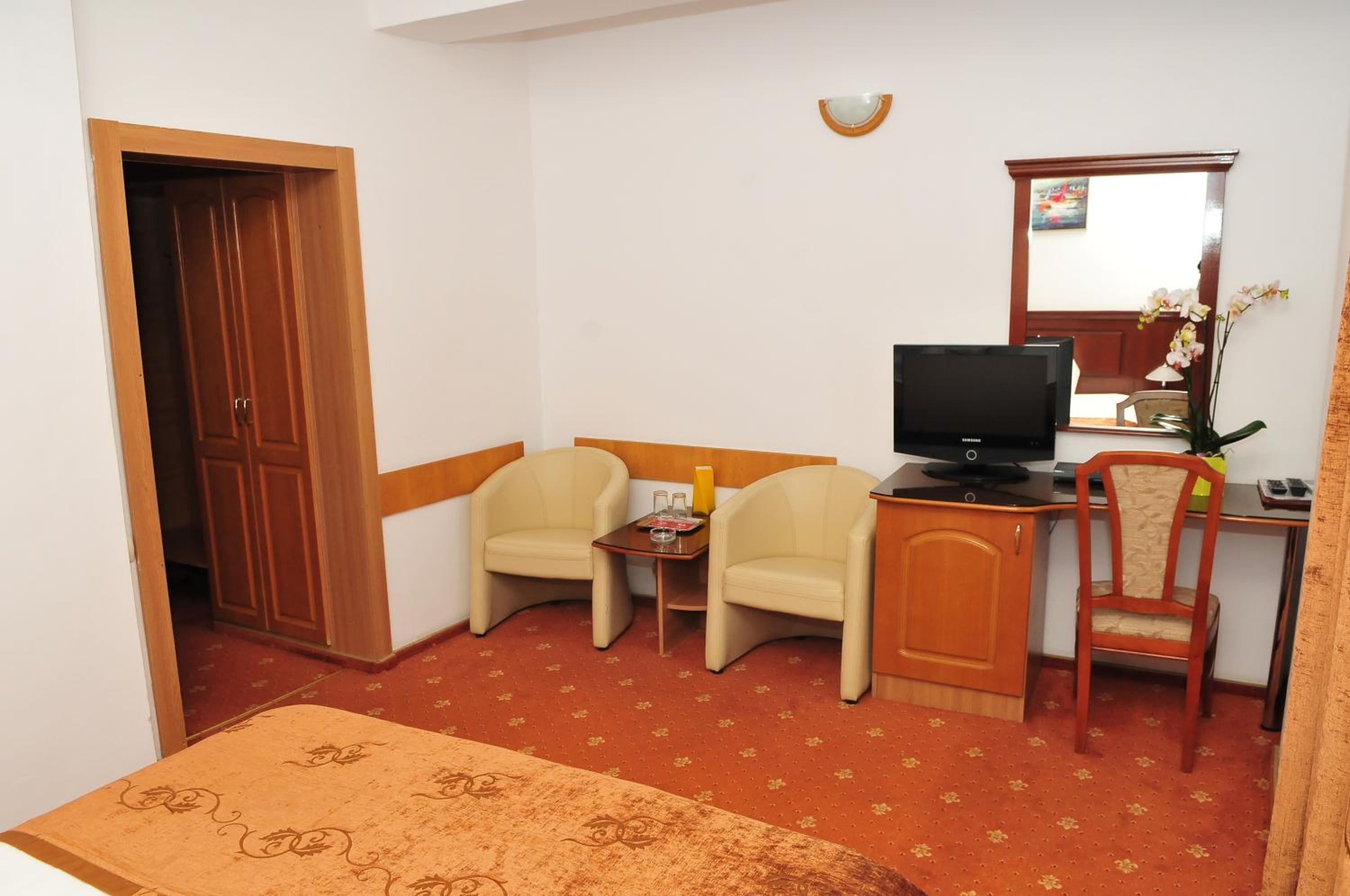 Standard Double Room photo 2
