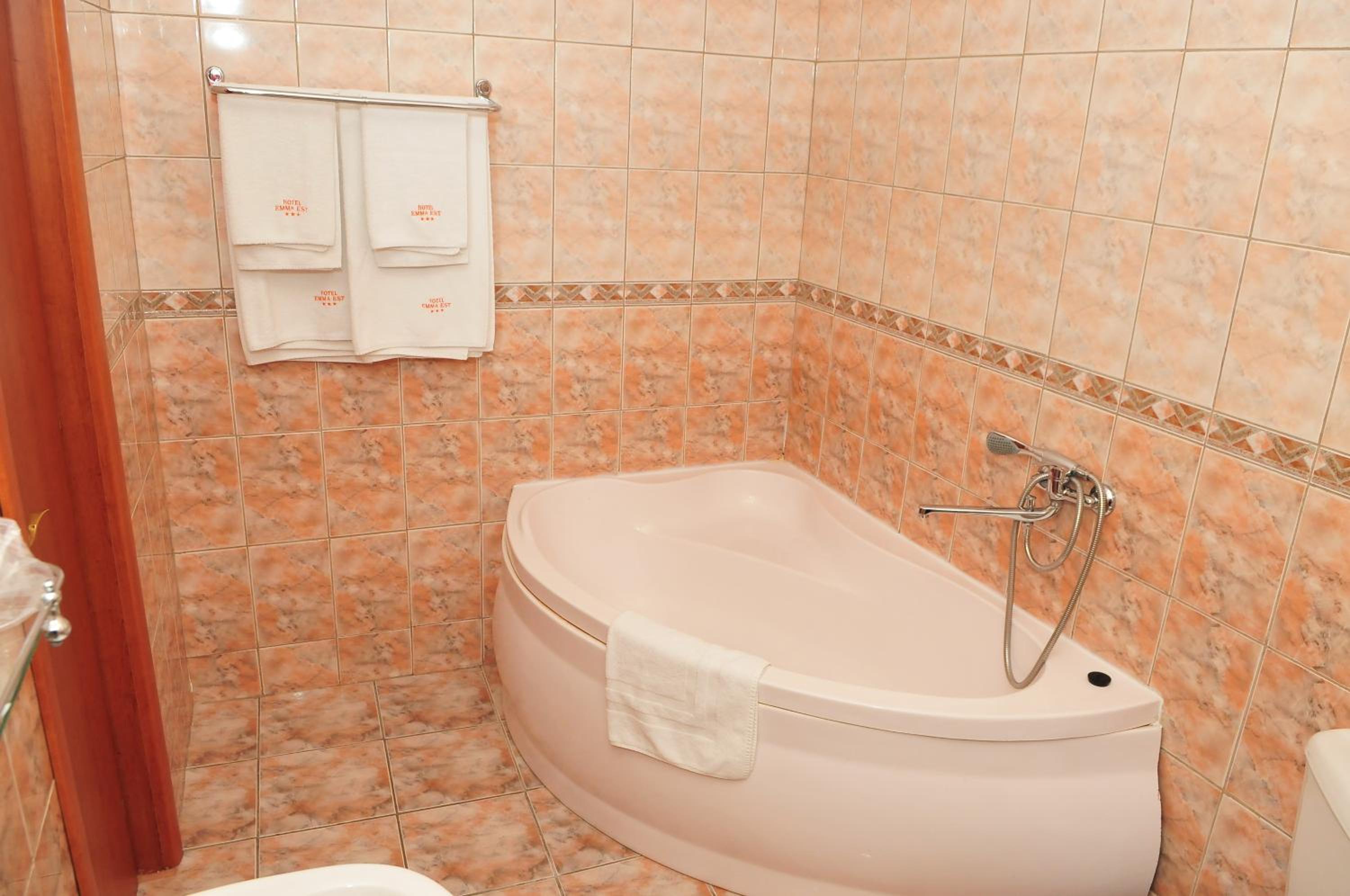Suite - Photo 3