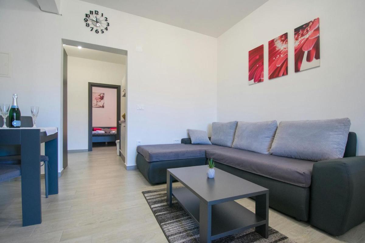 One-Bedroom Apartment with Terrace