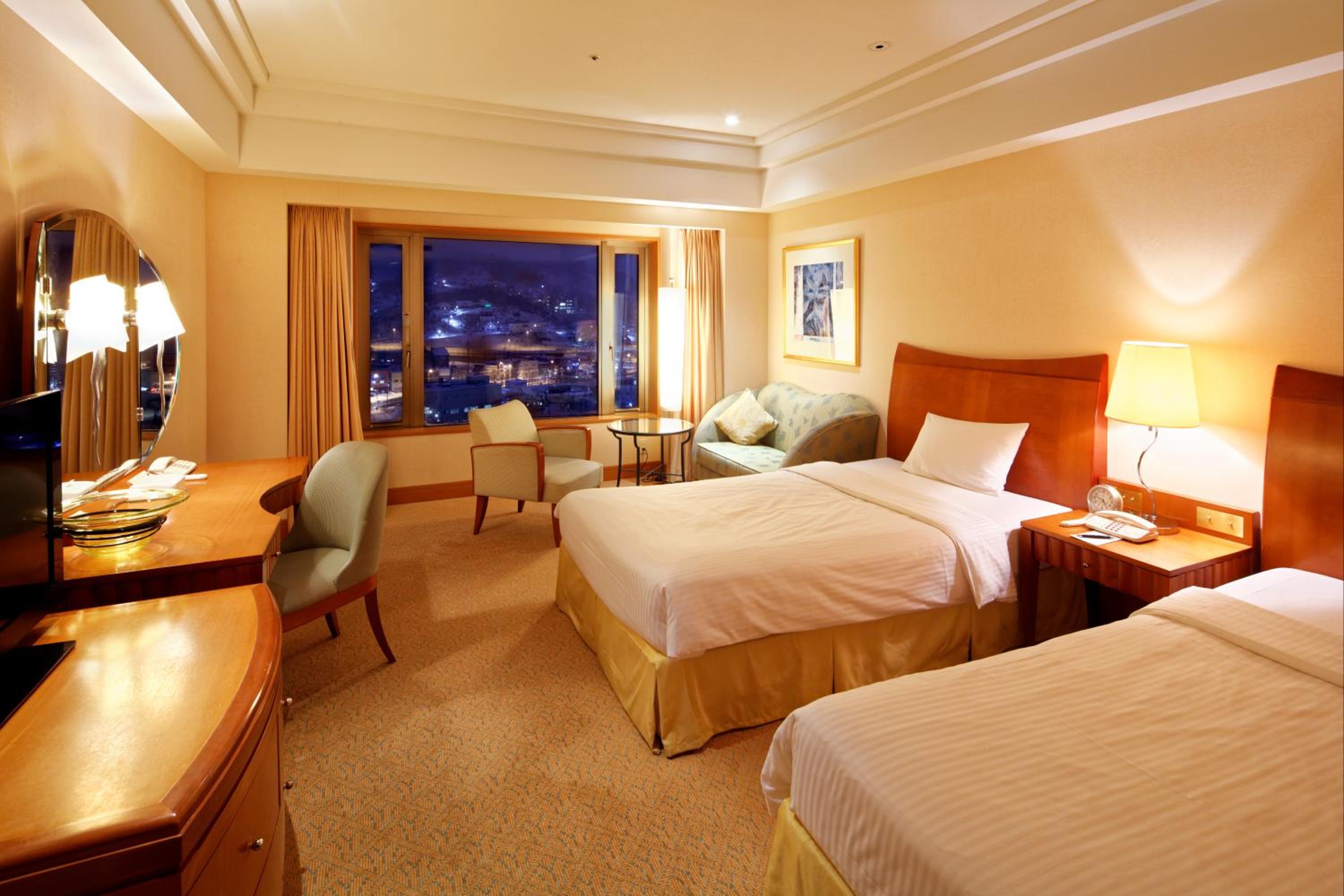 【Late Check In after 18:00】Superior Twin Room with Mountain View - Non-Smoking - Photo 2
