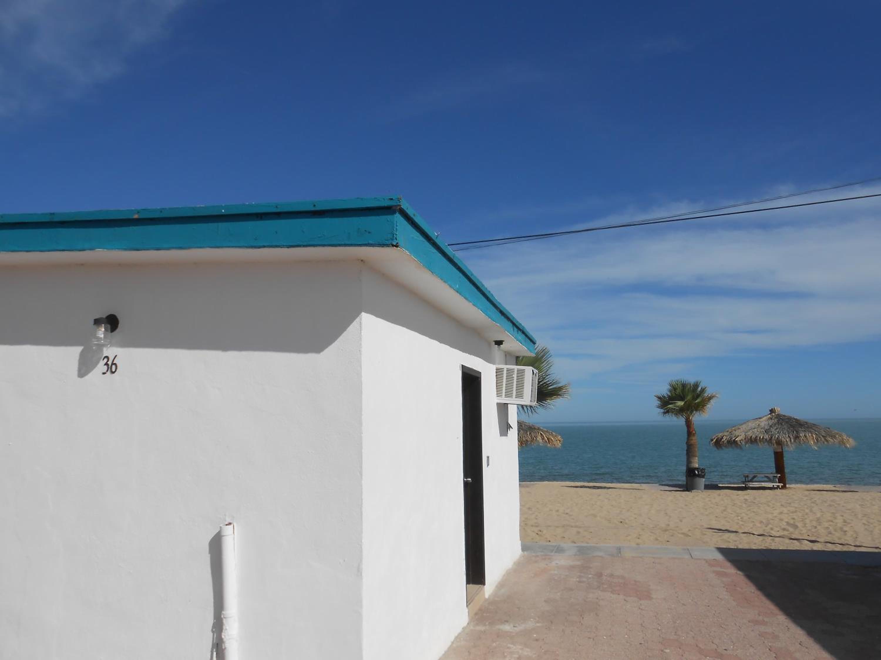 Apartment with Sea View - Photo 9