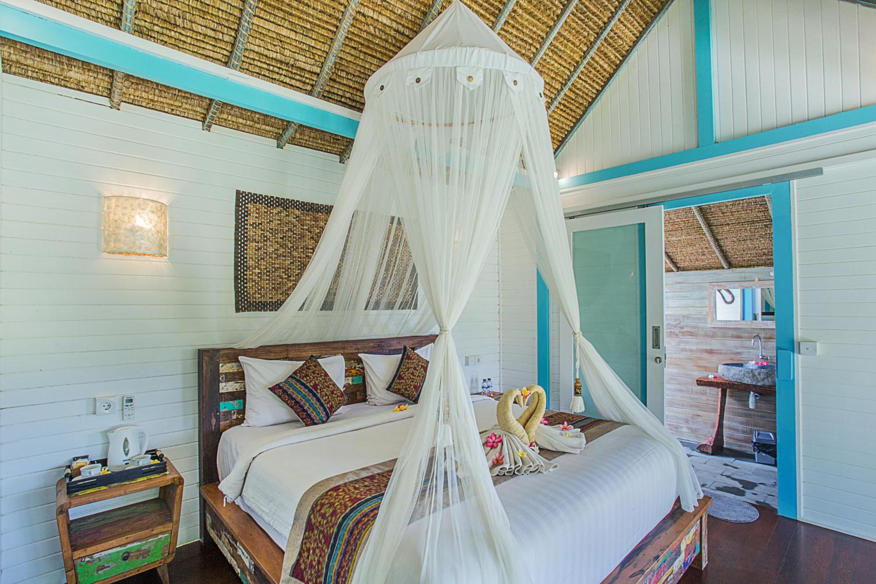 Deluxe Bungalow with Garden View - Photo 35