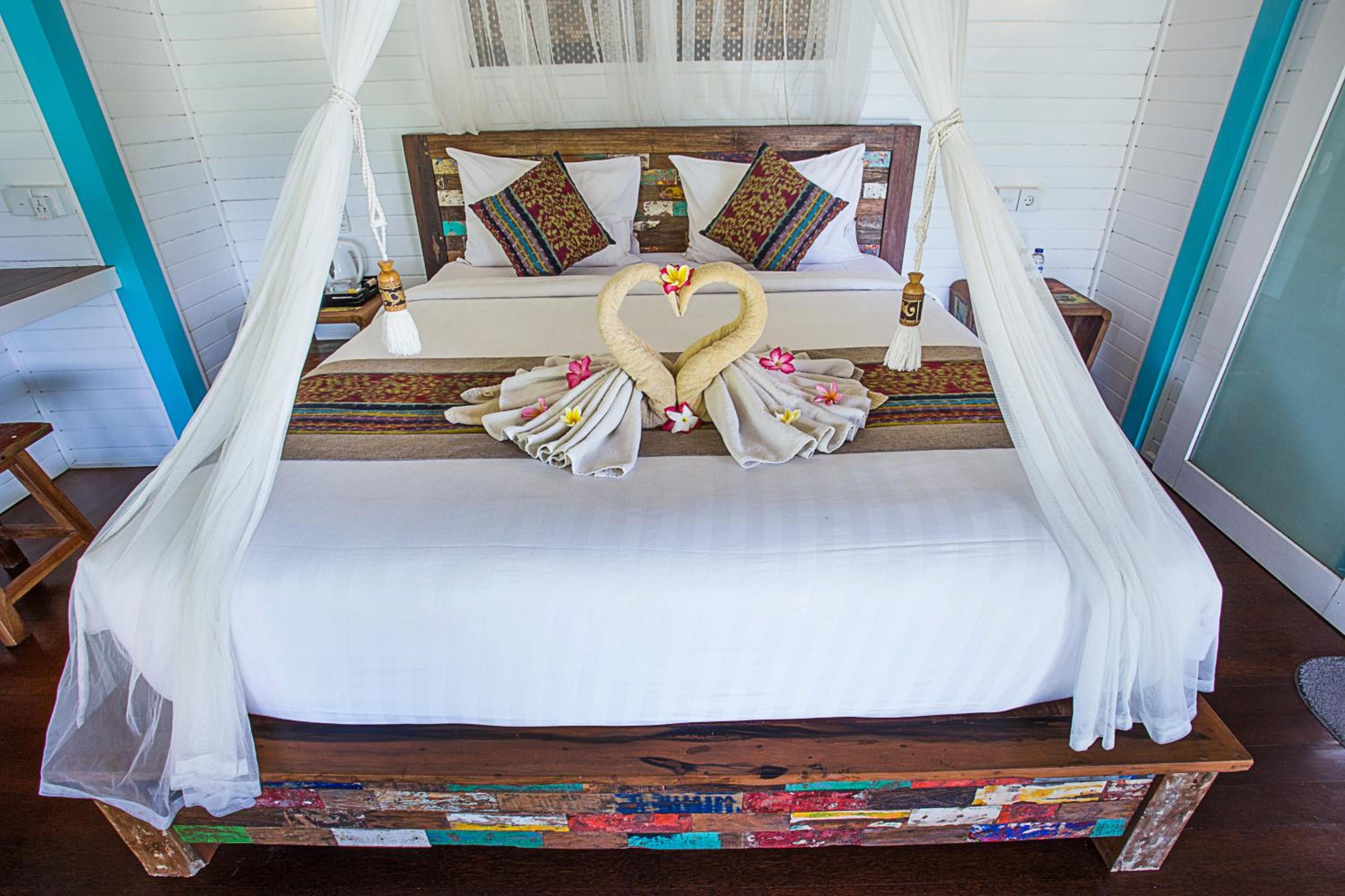 Deluxe Bungalow with Garden View - Photo 34