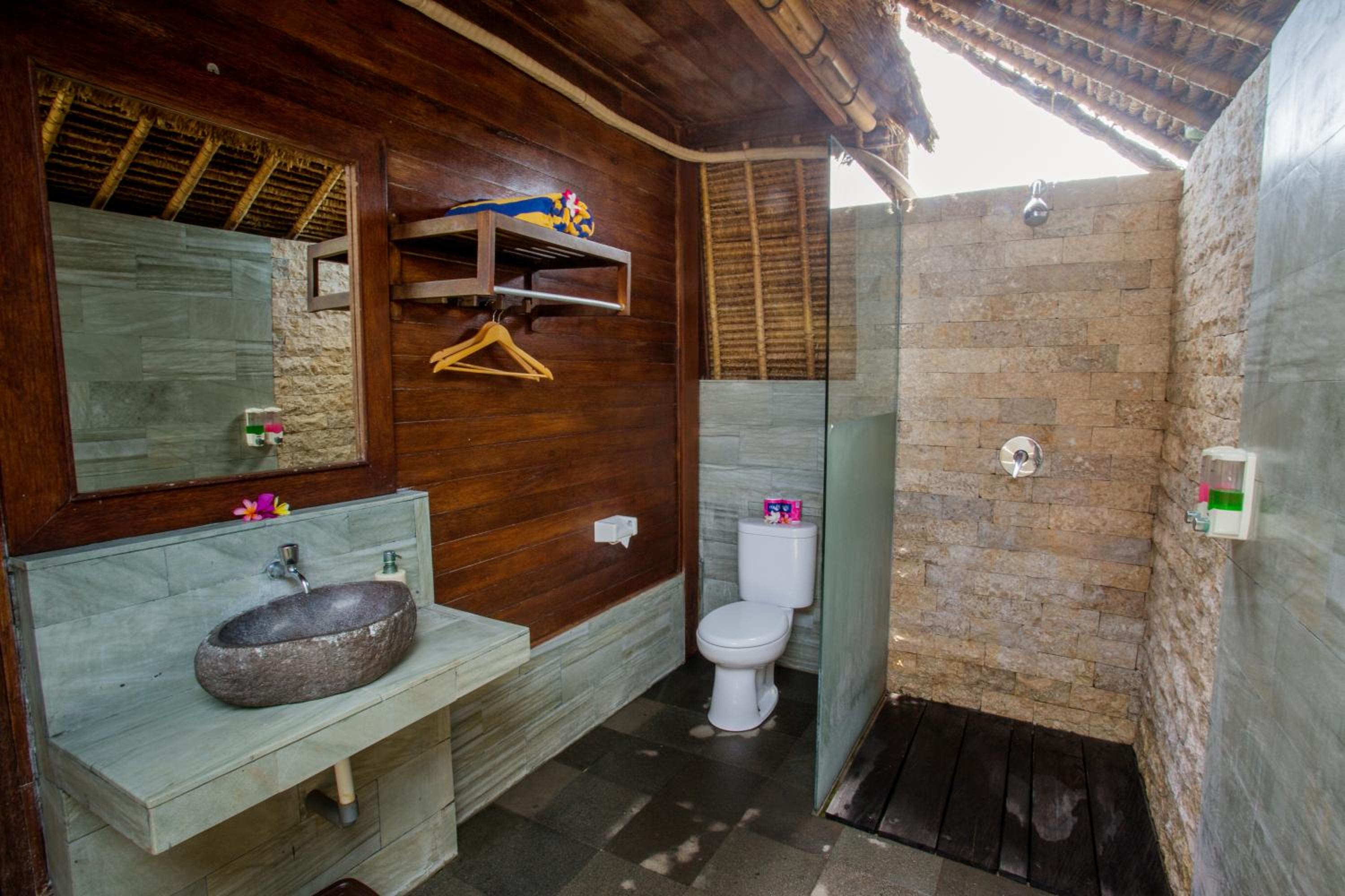 Deluxe Bungalow with Ocean View - Photo 12