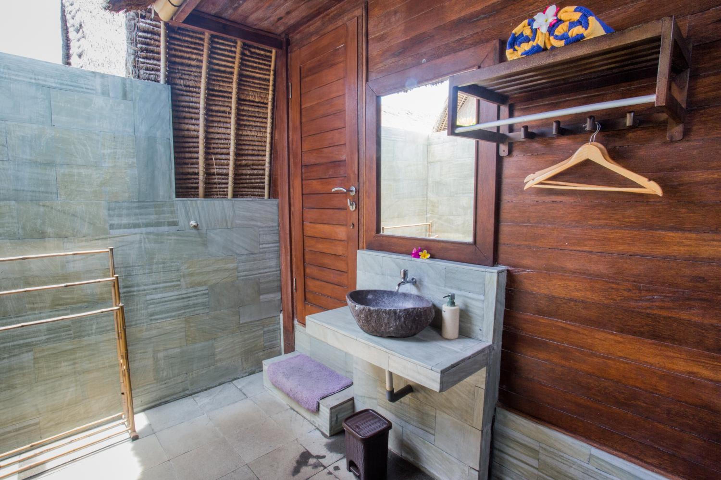 Deluxe Bungalow with Ocean View - Photo 11